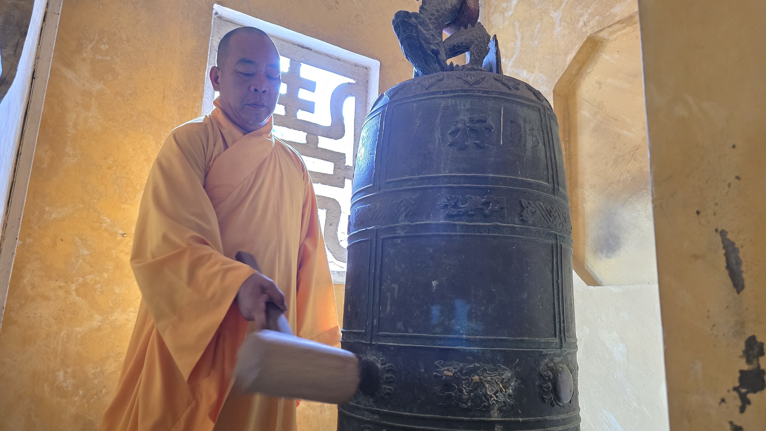 Vang vọng tiếng chu&ocirc;ng trống b&aacute;t nh&atilde; trong ng&agrave;y trọng đại của đất nước- Ảnh 1.