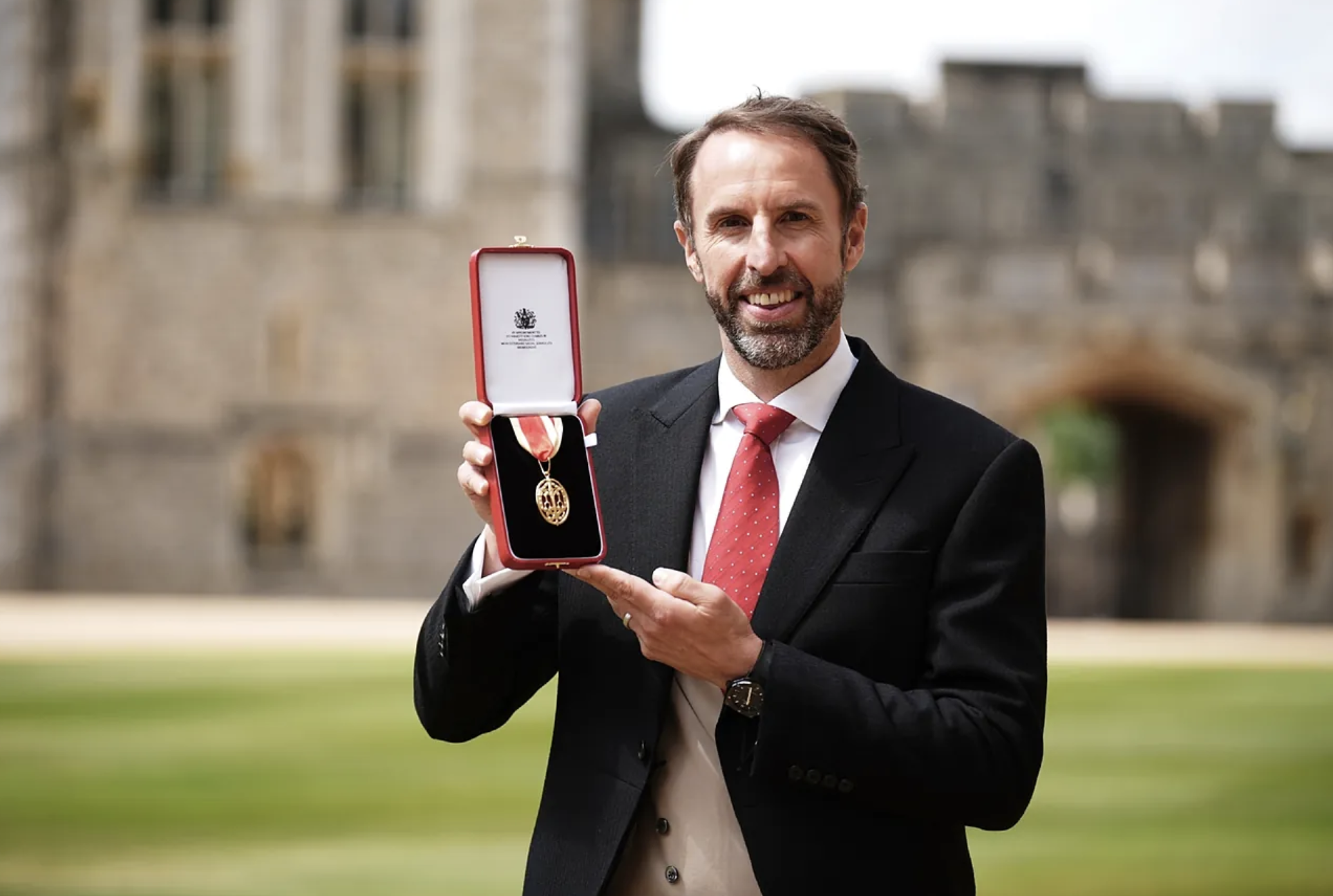 Ho&agrave;ng gia Anh phong tước Hiệp sĩ cho HLV Gareth Southgate - Ảnh 1.