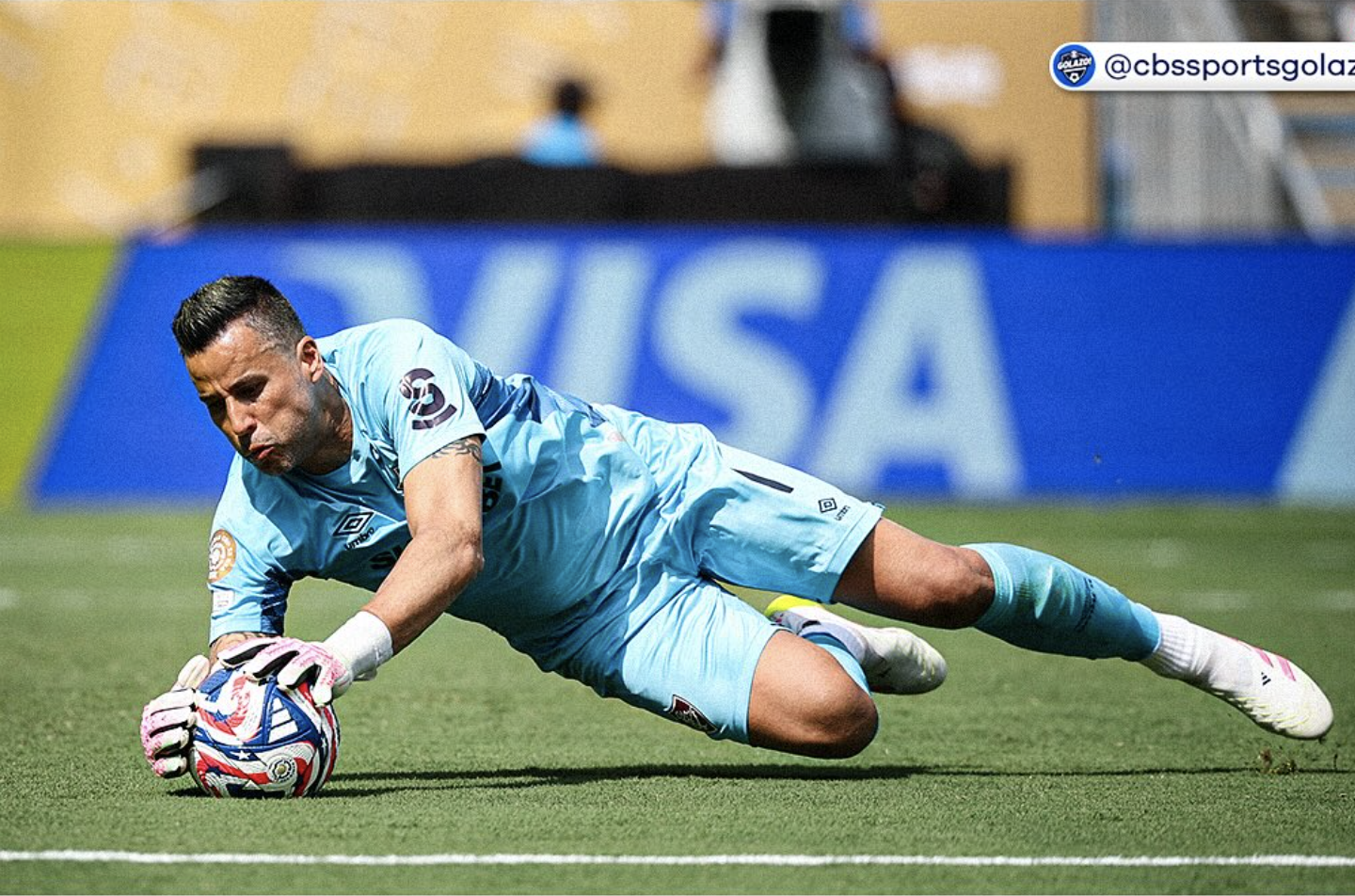 "Người nhện" 44 tuổi Fabio đưa Fluminense vào tứ kết FIFA Club World Cup- Ảnh 1.