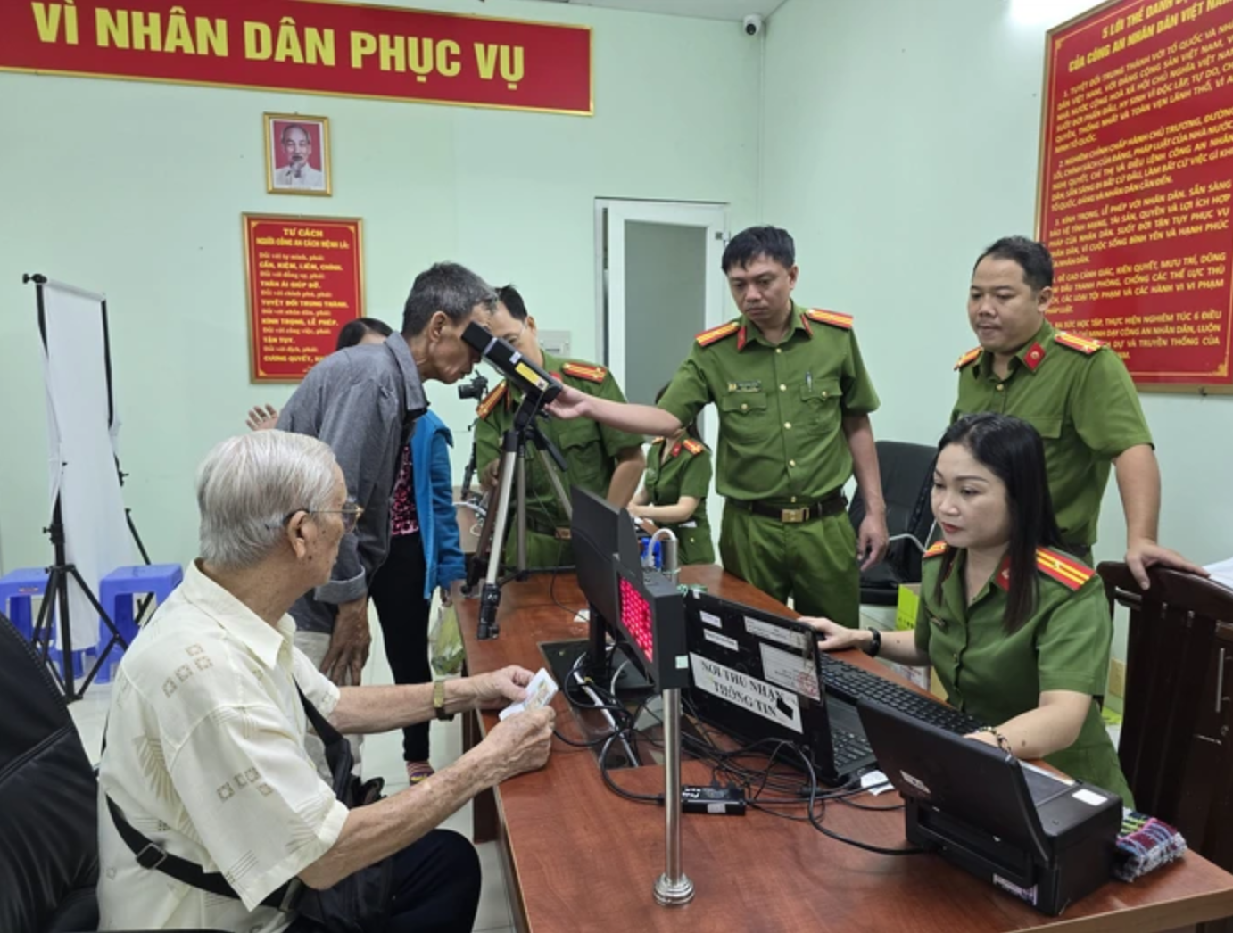 Th&ocirc;ng b&aacute;o quan trọng của C&ocirc;ng an TP HCM về tất cả địa chỉ trụ sở c&ocirc;ng an - Ảnh 1.