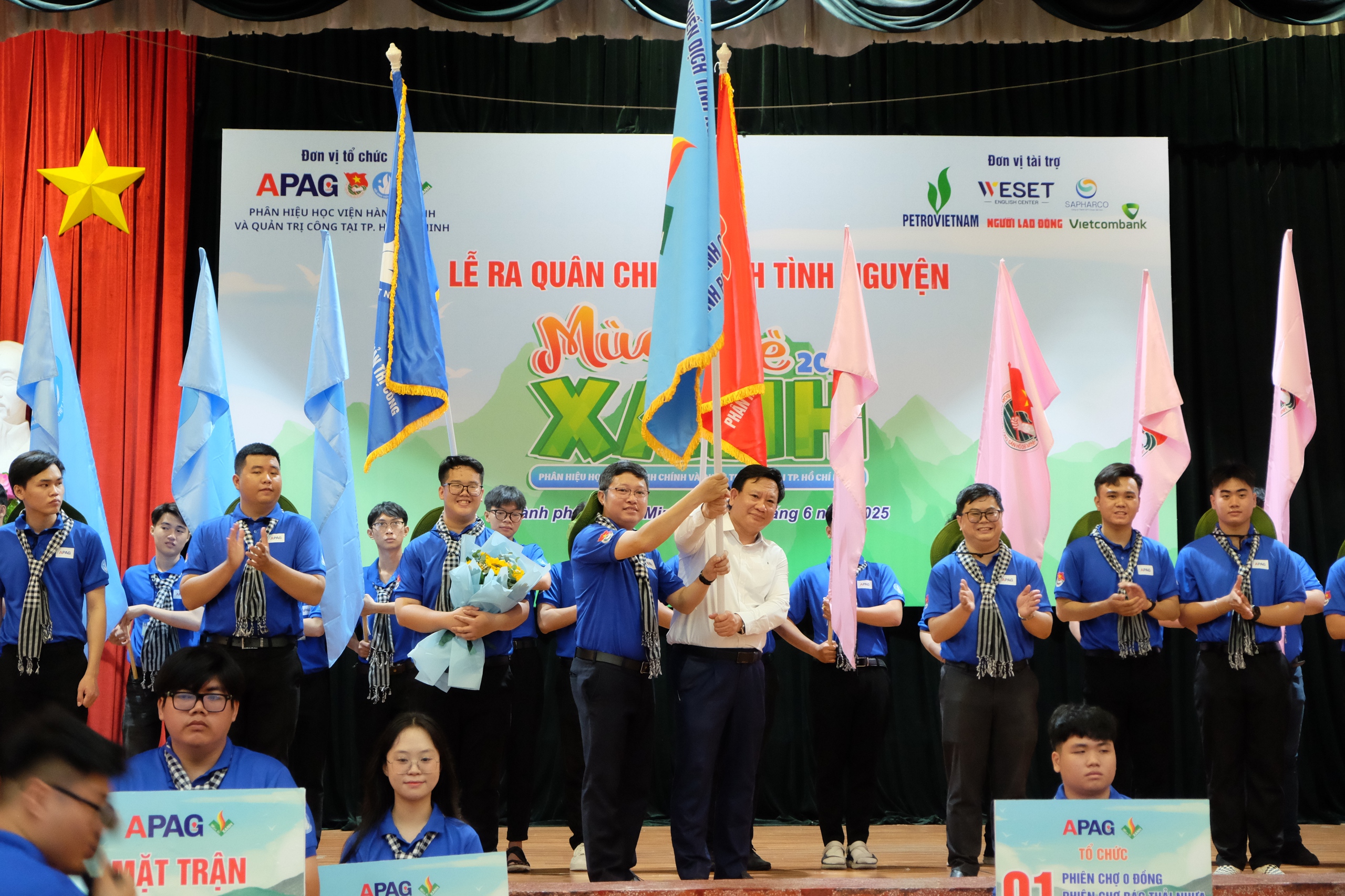 150 sinh vi&ecirc;n Học viện H&agrave;nh ch&iacute;nh ra qu&acirc;n M&ugrave;a h&egrave; xanh 2025 - Ảnh 1.