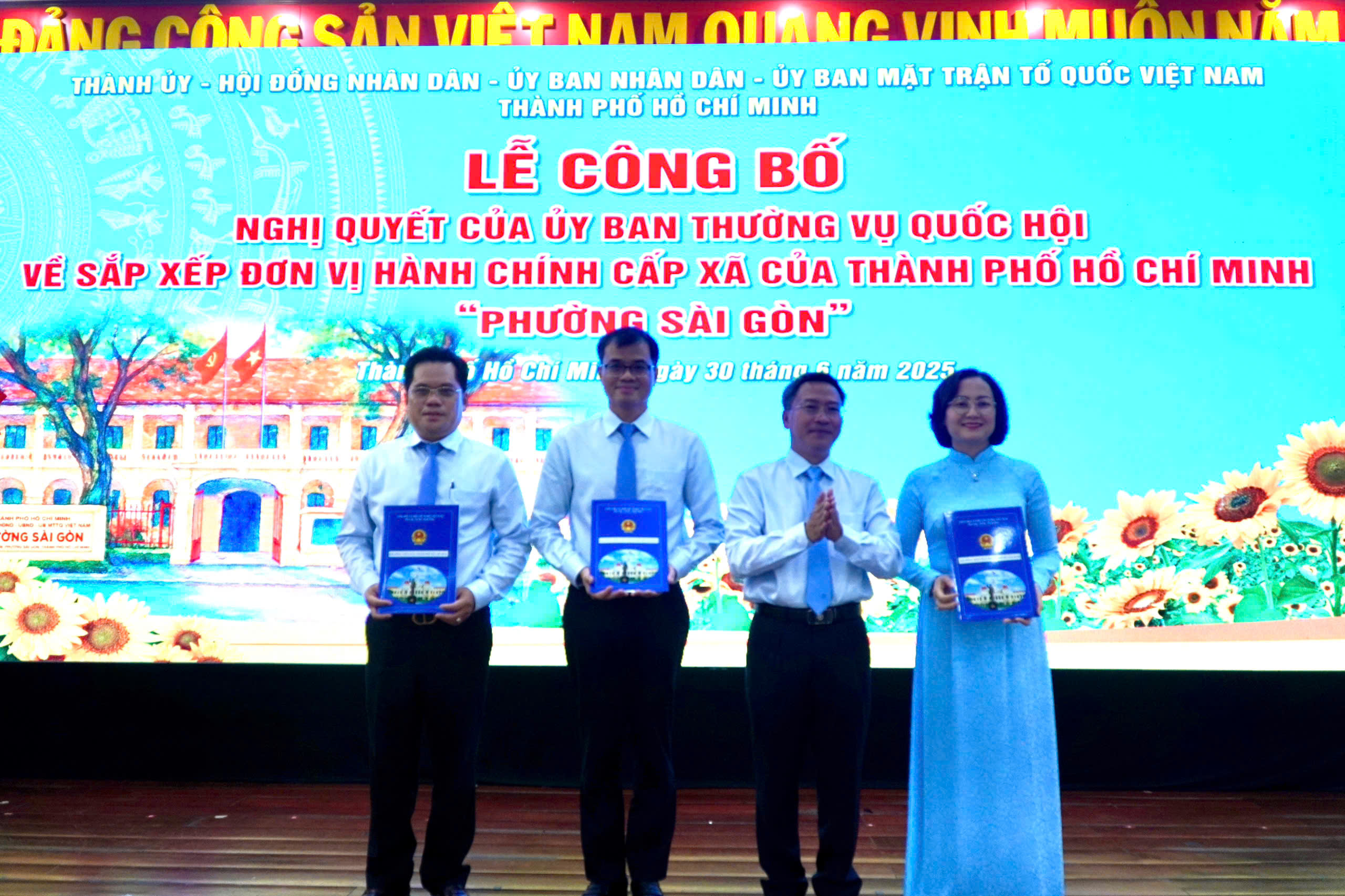 H&igrave;nh ảnh nh&acirc;n sự nhiều phường tại TP HCM v&agrave; những cam kết từ l&atilde;nh đạo - Ảnh 2.