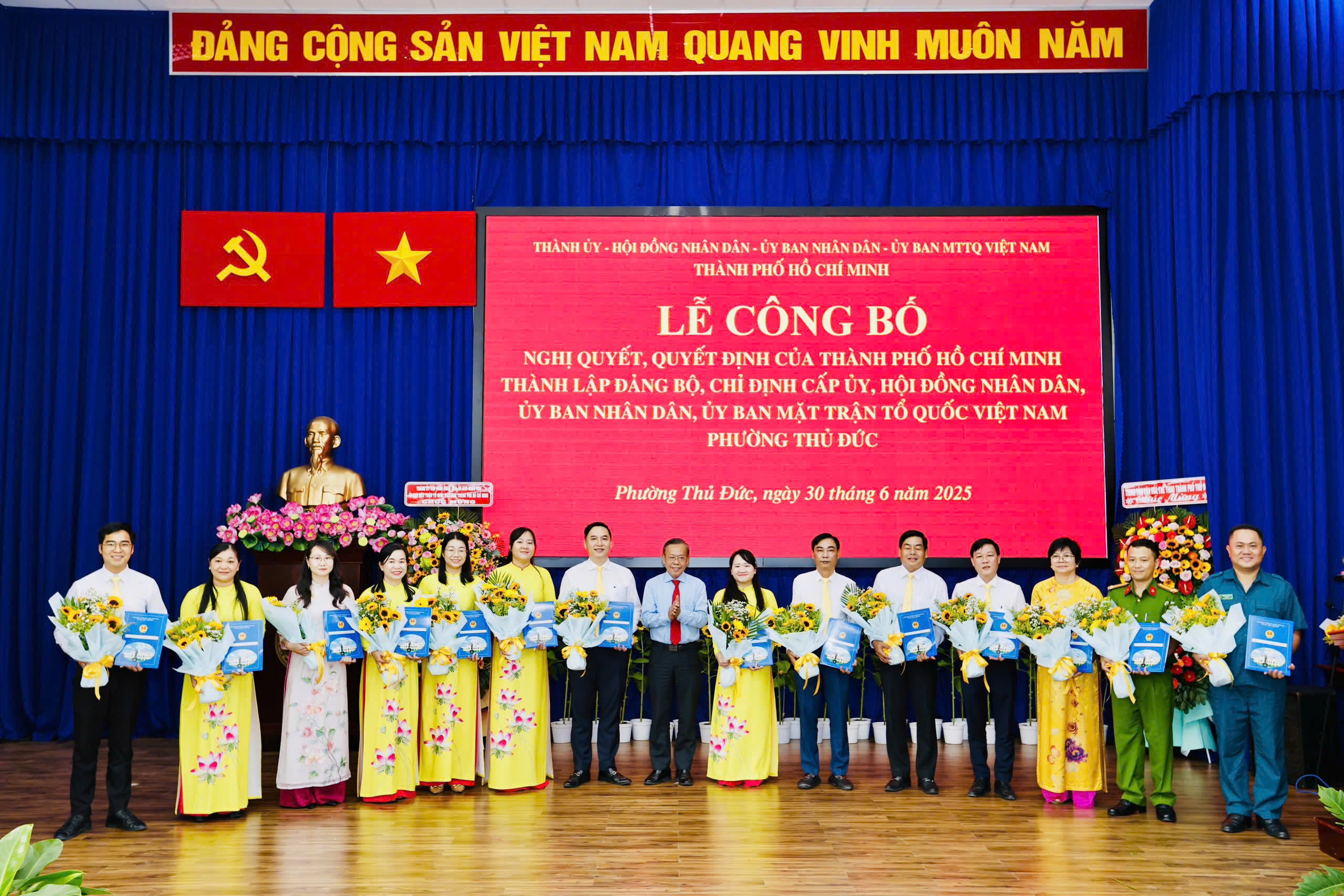 H&igrave;nh ảnh nh&acirc;n sự nhiều phường tại TP HCM v&agrave; những cam kết từ l&atilde;nh đạo - Ảnh 11.