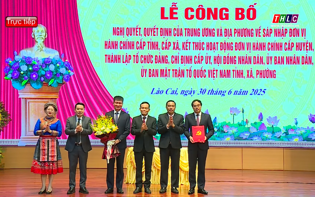 C&ocirc;ng bố B&iacute; thư, Chủ tịch tỉnh L&agrave;o Cai sau s&aacute;p nhập với Y&ecirc;n B&aacute;i  - Ảnh 1.