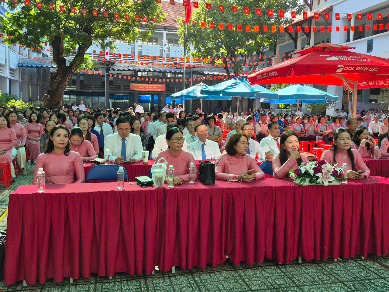 Hình ảnh ấn tượng tại nhiều phường, xã của TP HCM trước thời khắc lịch sử- Ảnh 18.