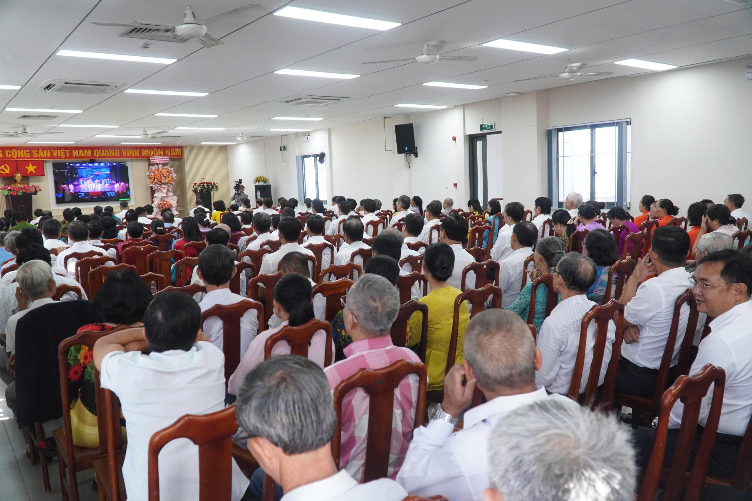 Hình ảnh ấn tượng tại nhiều phường, xã của TP HCM trước thời khắc lịch sử- Ảnh 25.