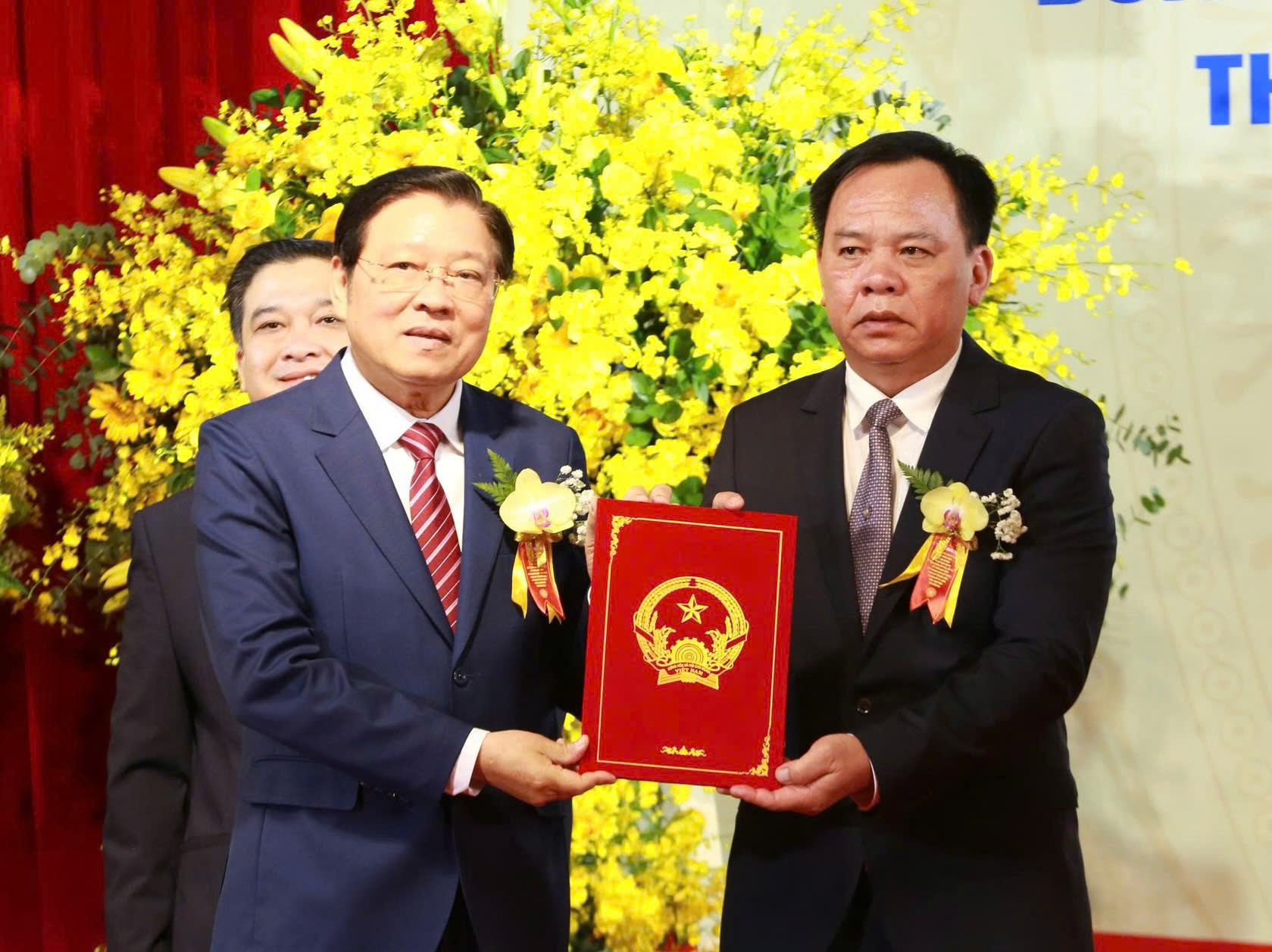 Ông Vũ Hồng Văn giữ chức Bí thư Tỉnh ủy Đồng Nai mới- Ảnh 3.