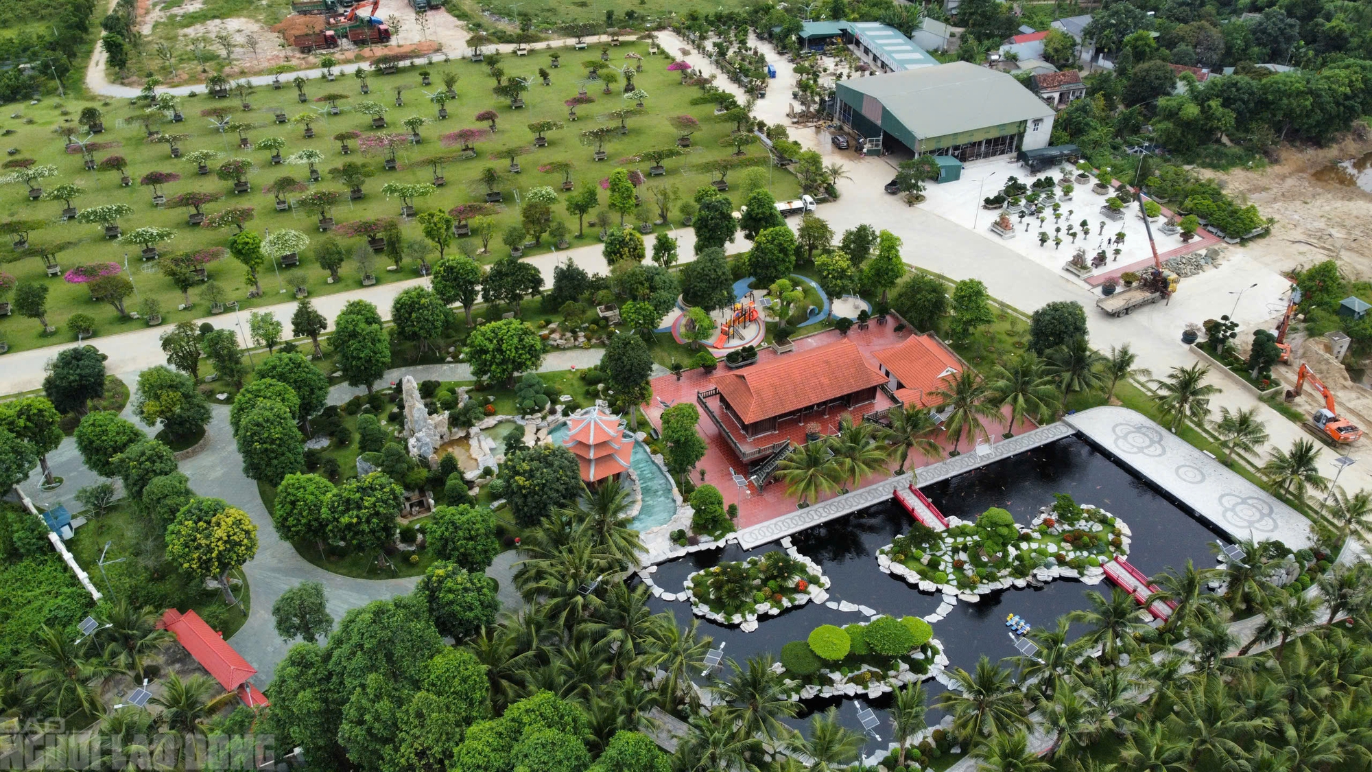Thực hư khu biệt phủ cả ngàn m2 của Tuấn "thần đèn" ngoài đê sông Mã?- Ảnh 1.