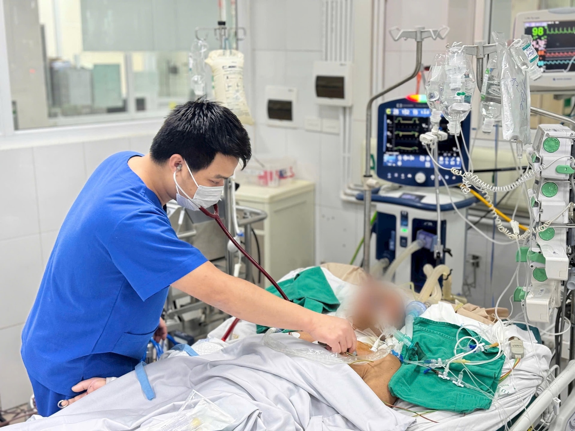 Không còn bắt buộc cách ly y tế với bệnh cúm mùa- Ảnh 1.