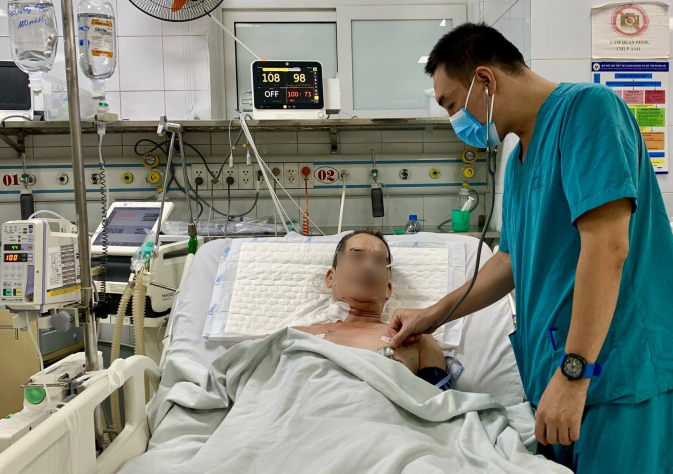 Vừa tới bệnh viện khám, người đàn ông bất ngờ ngừng tim- Ảnh 1.
