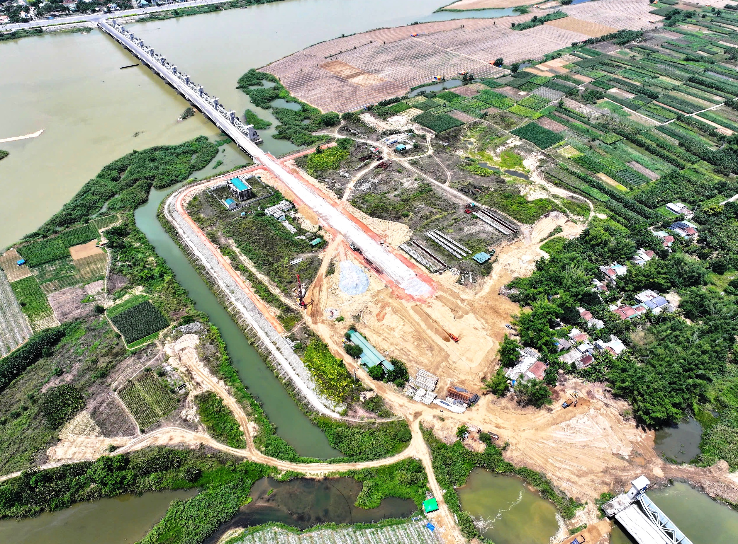 Vì sao TP Quảng Ngãi áp giá đền bù đất ở cho dân quá thấp ?- Ảnh 4.