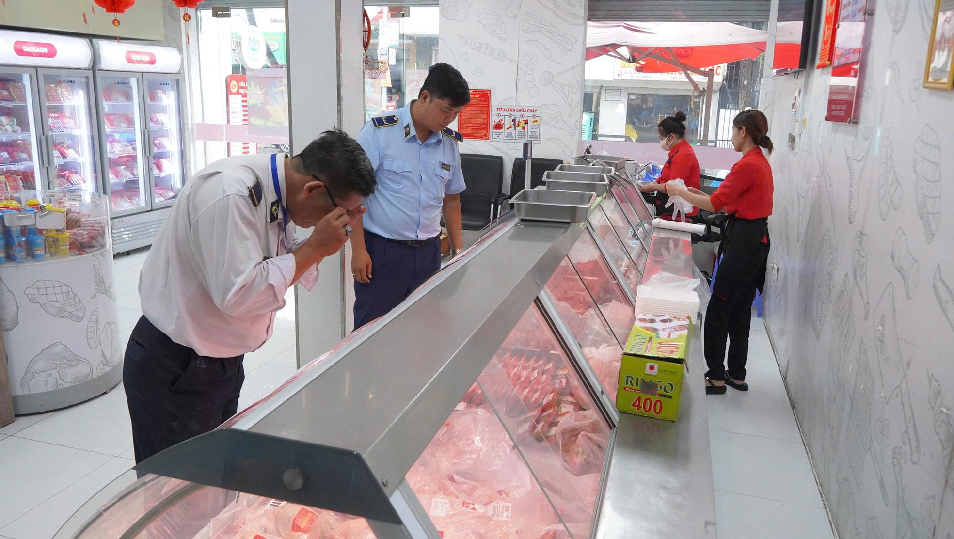 Người &ldquo;tố&rdquo; cửa h&agrave;ng của C.P. Việt Nam: &ldquo;T&ocirc;i kh&ocirc;ng hơn thua, chỉ muốn bảo vệ cộng đồng&rdquo; - Ảnh 2.