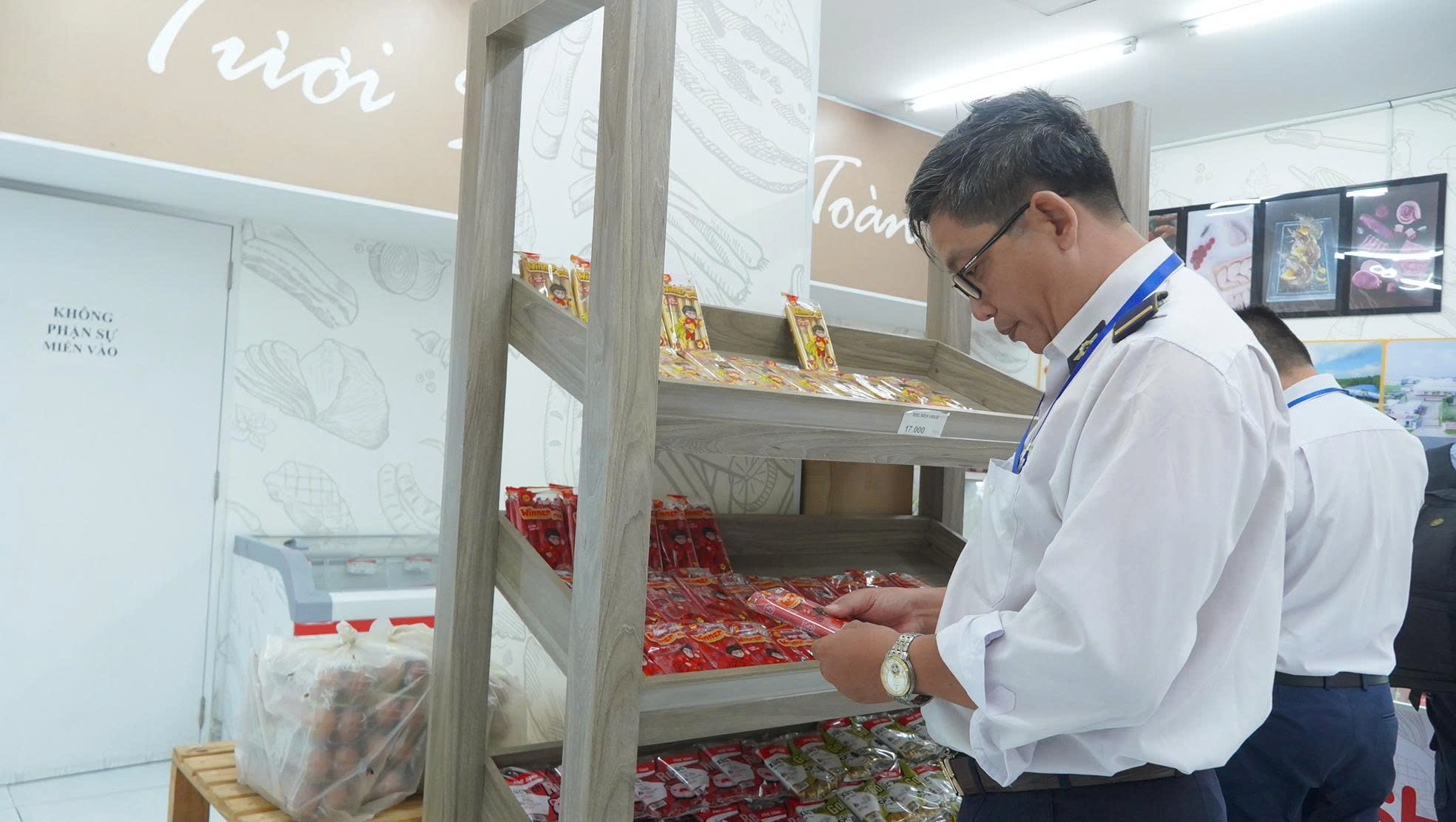Người &ldquo;tố&rdquo; cửa h&agrave;ng của C.P. Việt Nam: &ldquo;T&ocirc;i kh&ocirc;ng hơn thua, chỉ muốn bảo vệ cộng đồng&rdquo; - Ảnh 4.