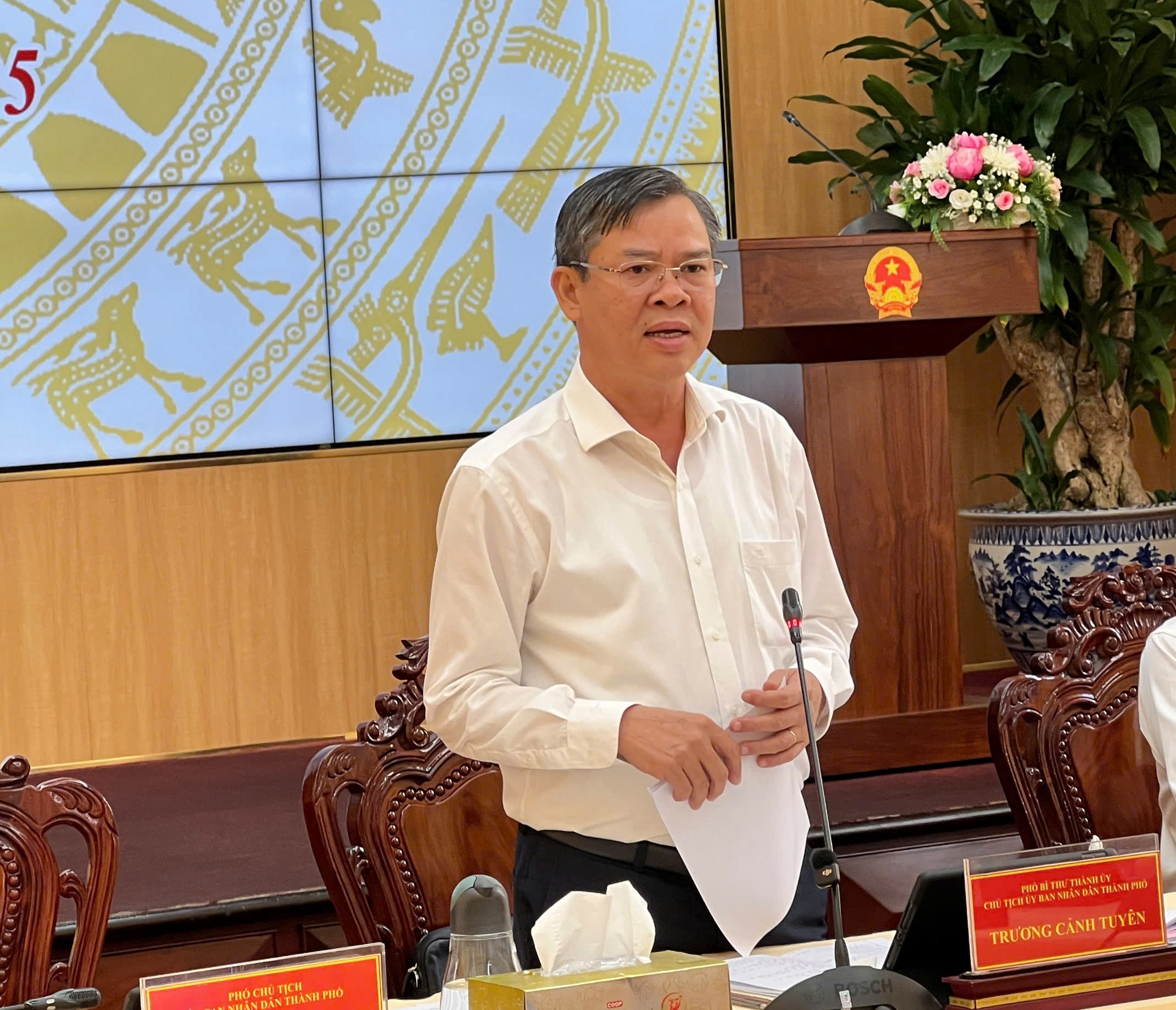 Chủ tịch Cần Thơ trải l&ograve;ng: "T&ocirc;i rất buồn v&igrave; một số gi&aacute;m đốc l&agrave;m được hay kh&ocirc;ng cũng kh&ocirc;ng b&aacute;o c&aacute;o"- Ảnh 1.