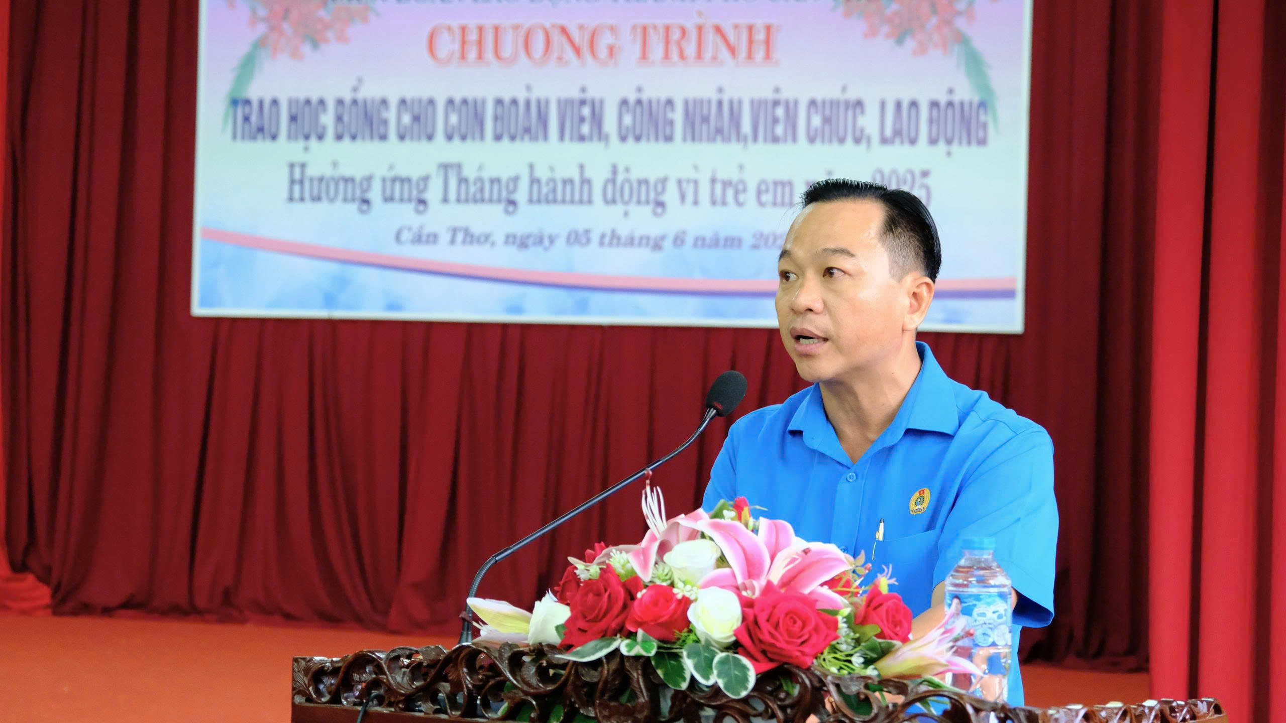 Cần Thơ: Trao gần 500 suất học bổng cho con đoàn viên, CNVC-LĐ- Ảnh 1.