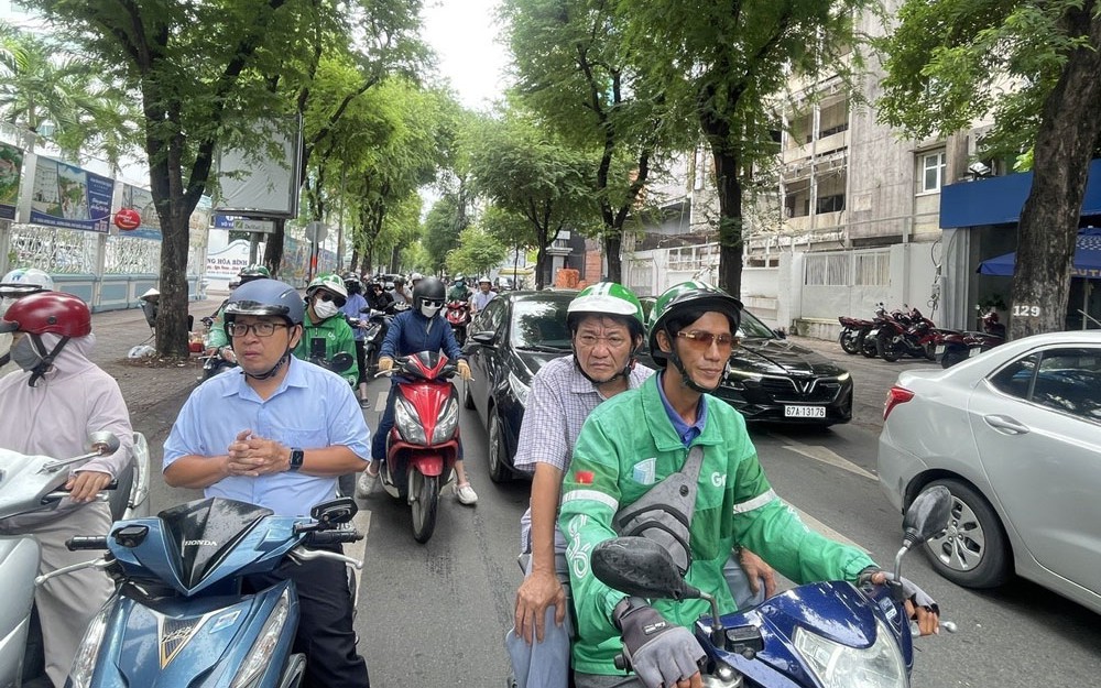Từng bước "nhuộm xanh" giao thông ở TP HCM