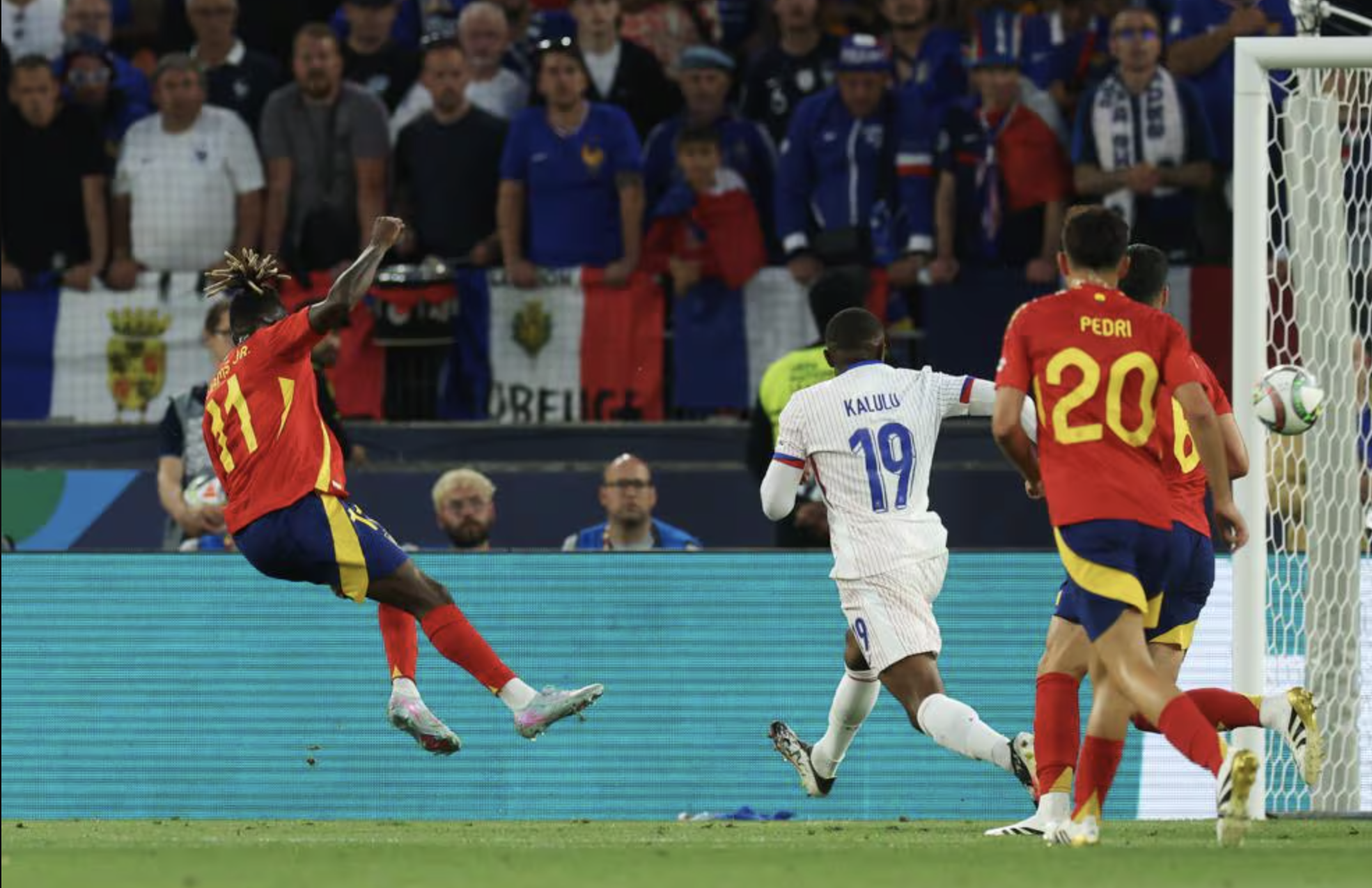 Yamal tỏa sáng trong "đại tiệc" 9 bàn, Tây Ban Nha thắng Pháp bán kết Nations League- Ảnh 3.