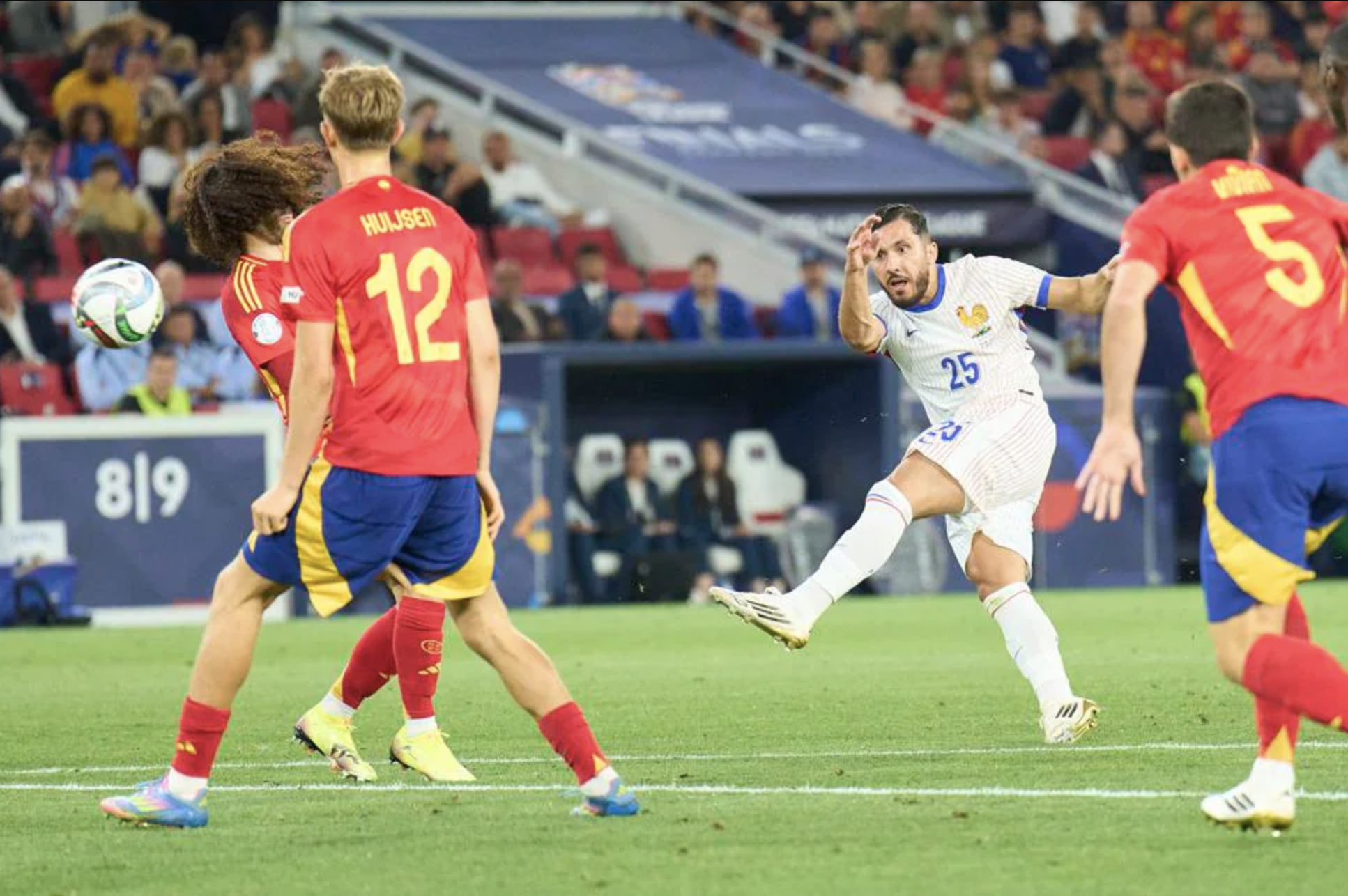 Yamal tỏa sáng trong "đại tiệc" 9 bàn, Tây Ban Nha thắng Pháp bán kết Nations League- Ảnh 8.