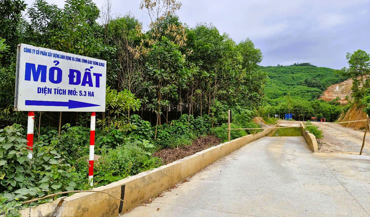 Hiện trạng mỏ đất nơi Tuấn thần "đèn" và đồng phạm khai thác vượt phép đặc biệt lớn thế nào?- Ảnh 3.