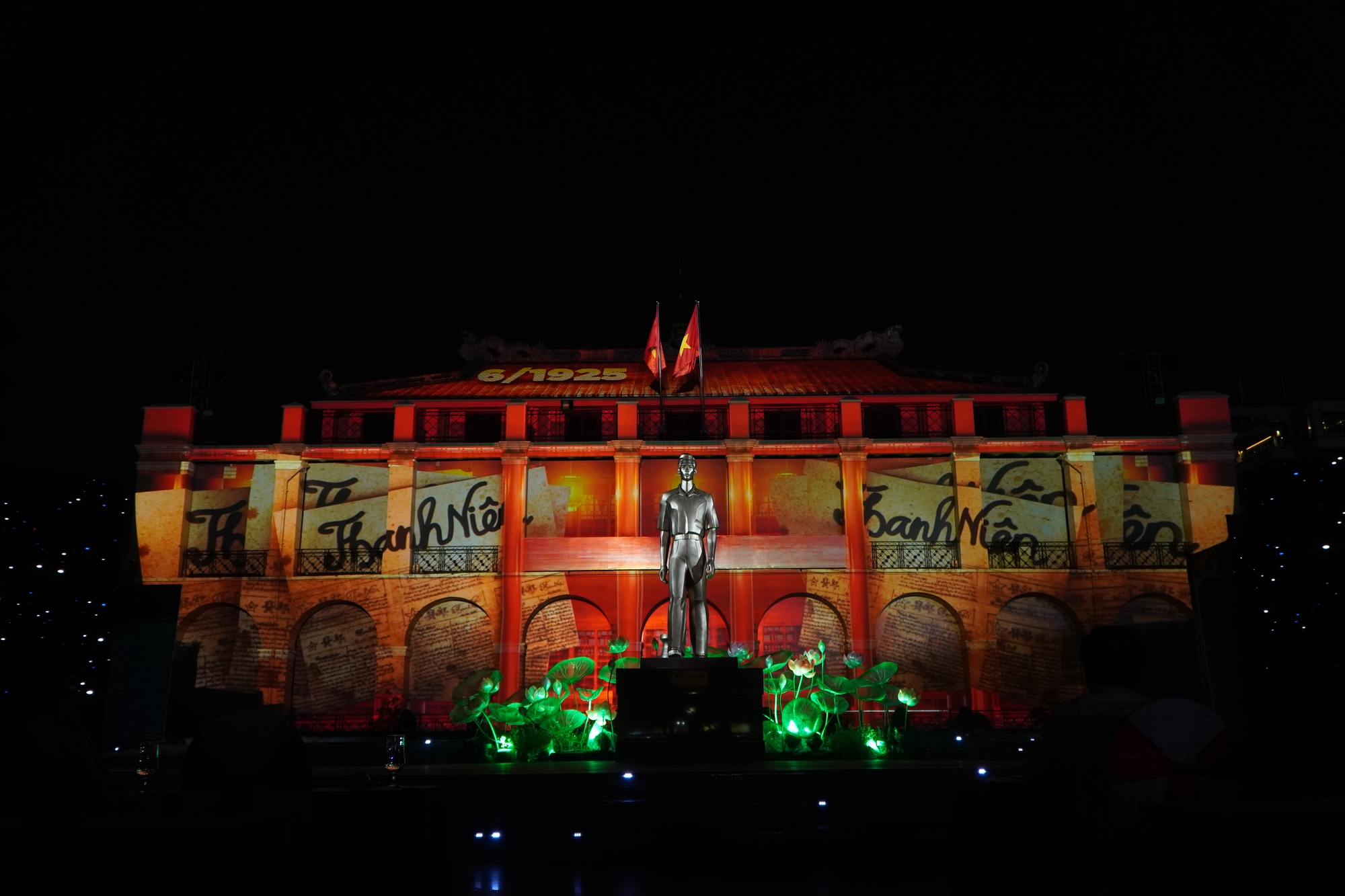 Chương tr&igrave;nh nghệ thuật &ldquo;H&agrave;nh tr&igrave;nh thế kỷ&rdquo;- Ảnh 1.