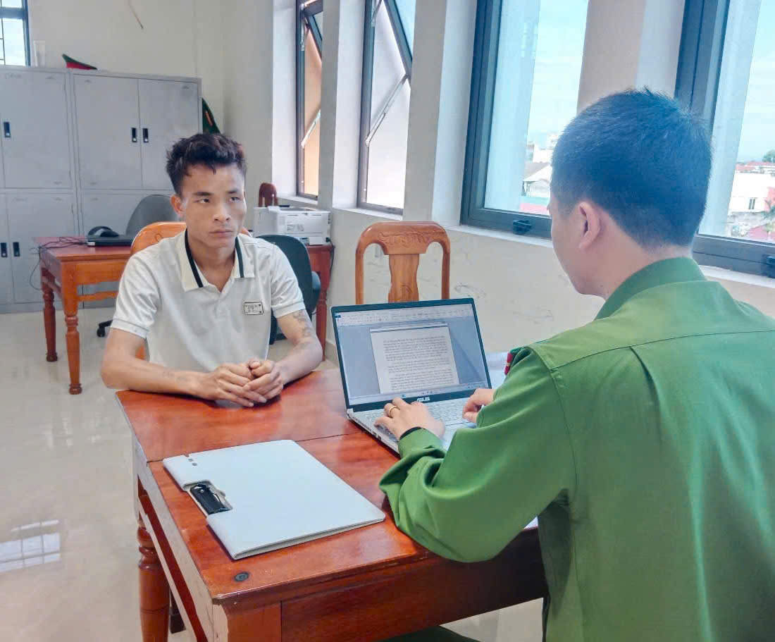 Bắt kẻ d&ugrave;ng rựa khống chế, hiếp d&acirc;m c&ocirc; g&aacute;i 26 tuổi- Ảnh 1.
