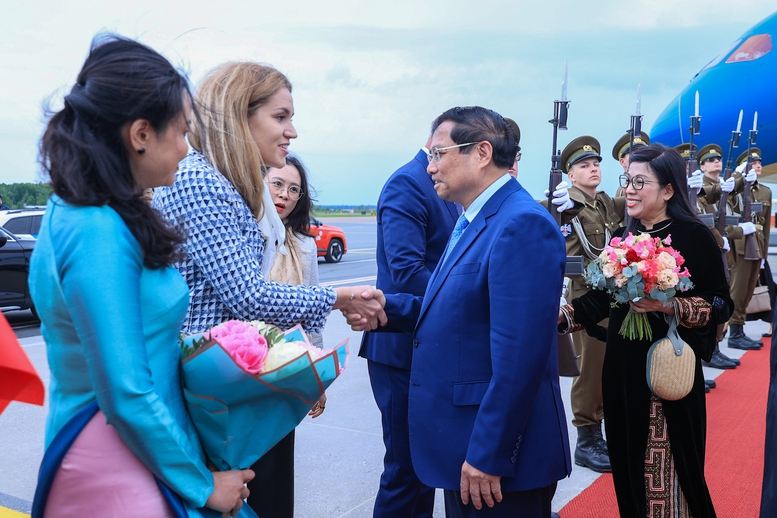Thủ tướng Phạm Minh Ch&iacute;nh đến Estonia, điểm đầu ti&ecirc;n trong chuyến c&ocirc;ng t&aacute;c Ch&acirc;u &Acirc;u - Ảnh 3.