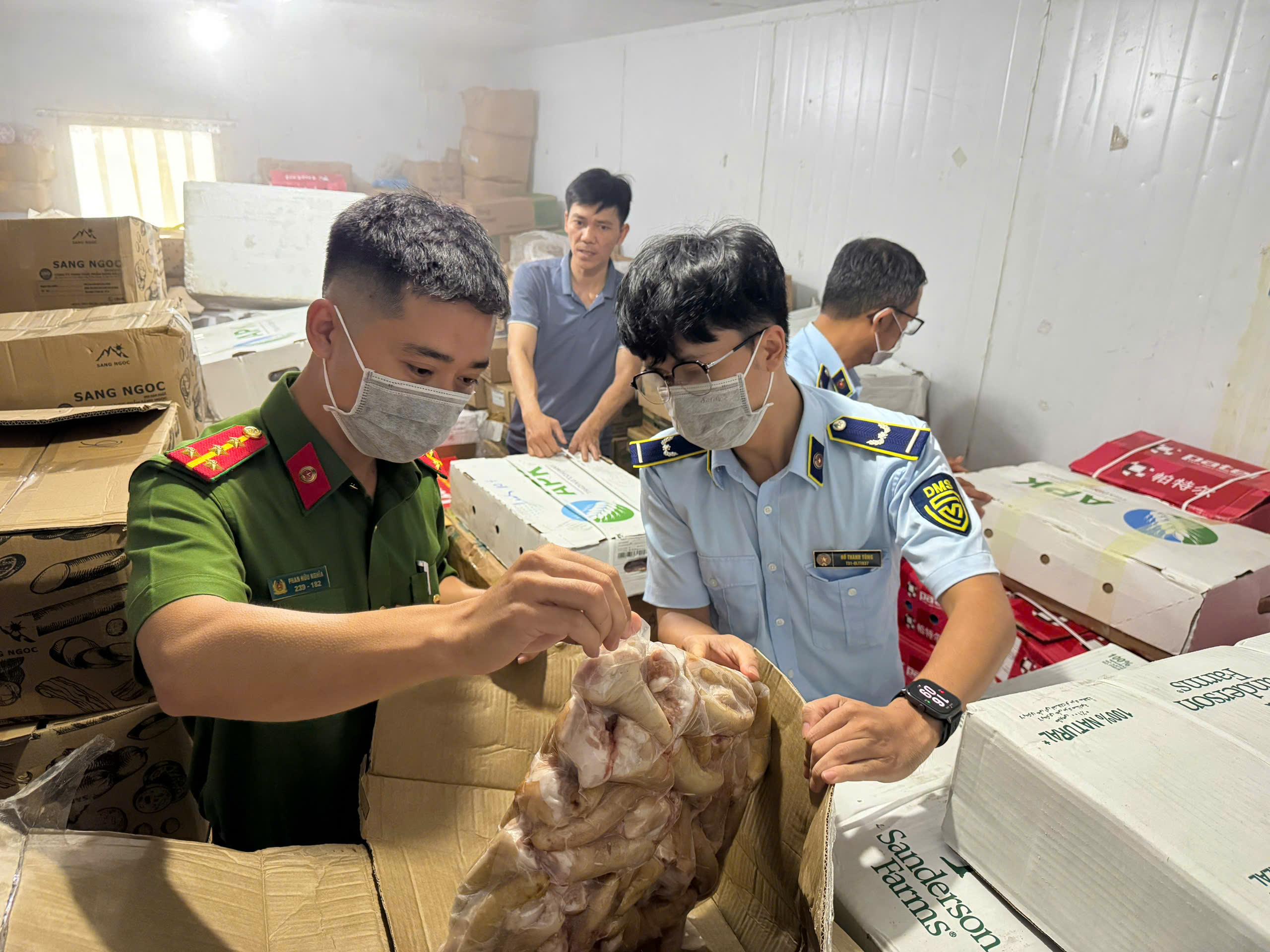 Đột k&iacute;ch kho h&agrave;ng đ&ocirc;ng lạnh của C&ocirc;ng ty Thịnh Ph&aacute;t Food ở Quảng B&igrave;nh- Ảnh 1.