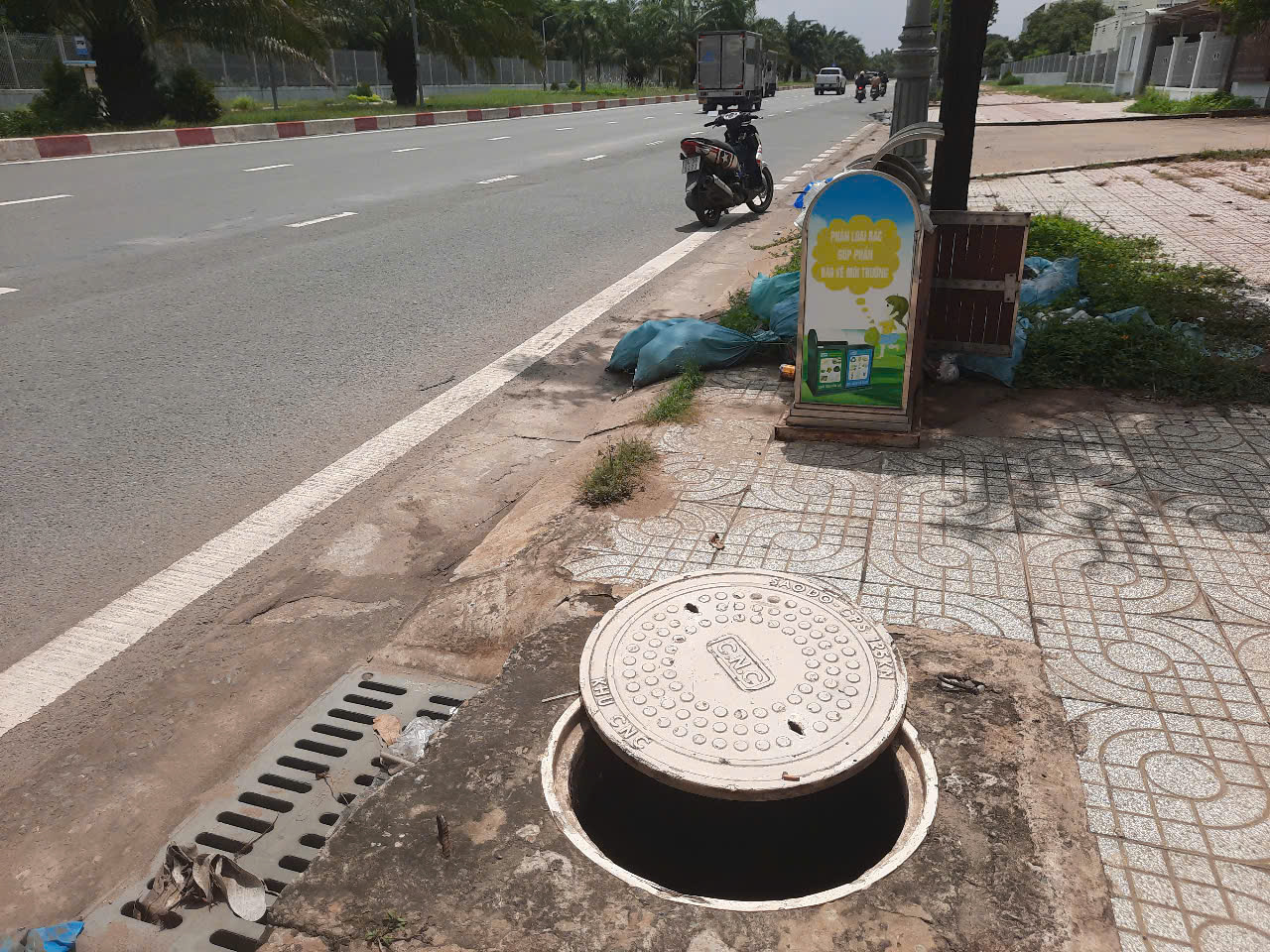 R&aacute;c ngập ngụa, h&ocirc;i thối ở Khu C&ocirc;ng nghệ cao TP HCM, 2 th&aacute;ng chưa thấy xử l&yacute;- Ảnh 4.