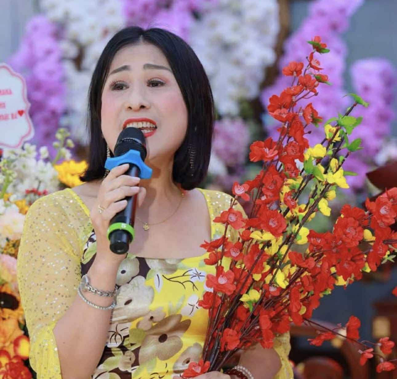 "Chu&ocirc;ng v&agrave;ng vọng cổ" lan tỏa t&igrave;nh y&ecirc;u cải lương từ H&agrave; Nội đến phương Nam- Ảnh 2.