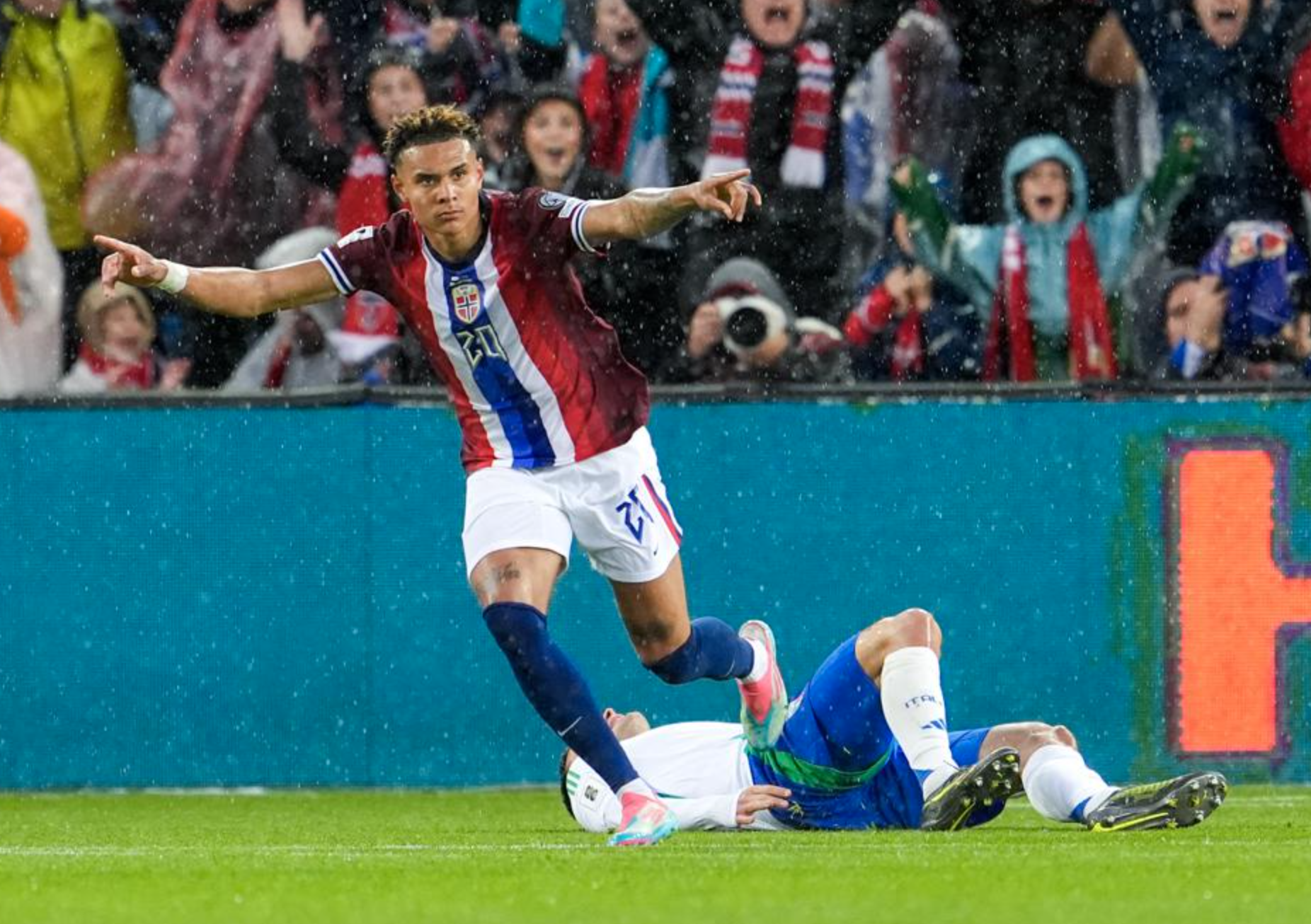 Haaland gi&uacute;p Na Uy thắng sốc &Yacute; ở v&ograve;ng loại World Cup 2026- Ảnh 2.