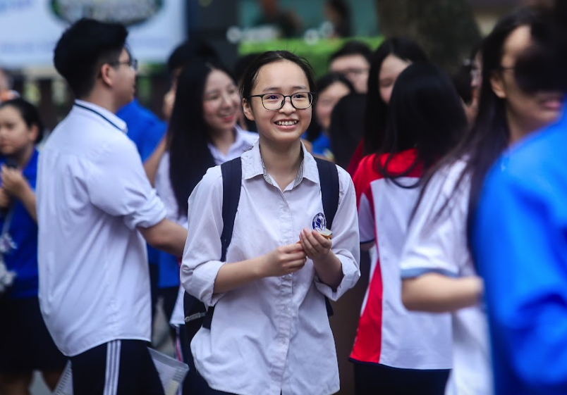 Thi lớp 10 H&agrave; Nội: Đề văn vừa sức, th&iacute; sinh kh&ocirc;ng kh&oacute; đạt điểm cao- Ảnh 4.