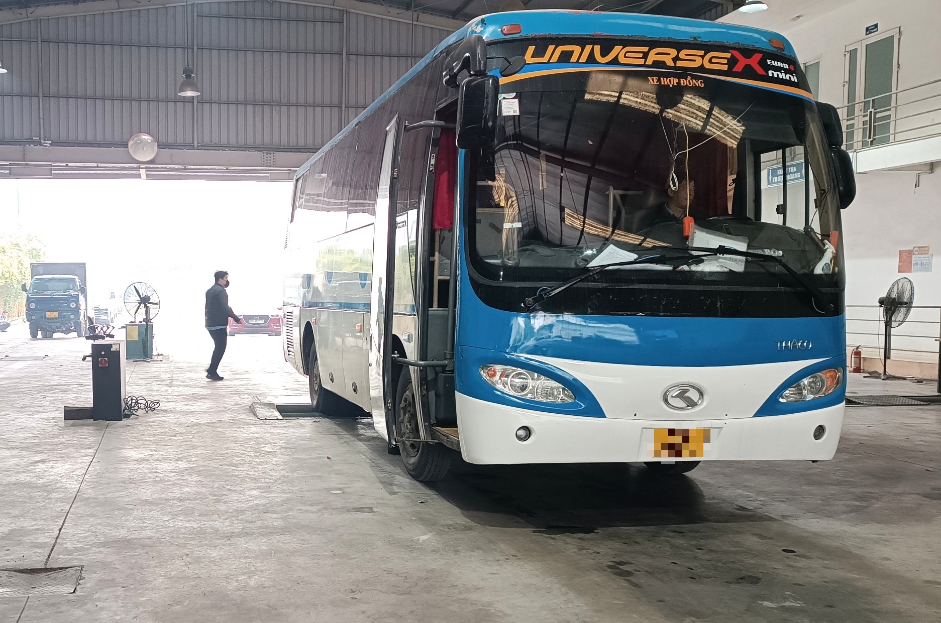 Kiến nghị gỡ kh&oacute; đăng kiểm cho gần 1 triệu xe kinh doanh vận tải- Ảnh 1.