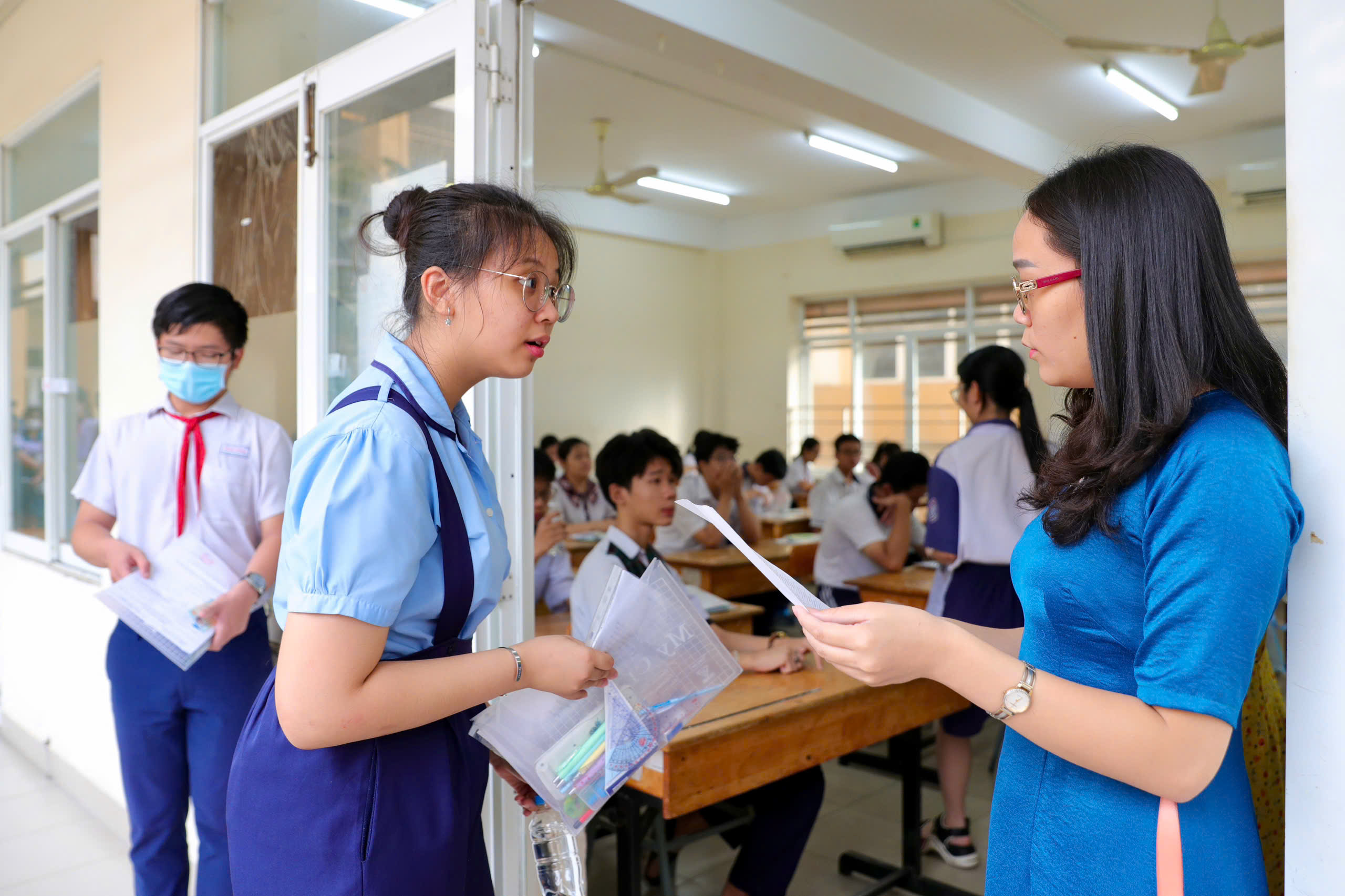Ngữ văn và tiếng Anh "dễ thở", thí sinh lo toán khó - Ảnh 1.