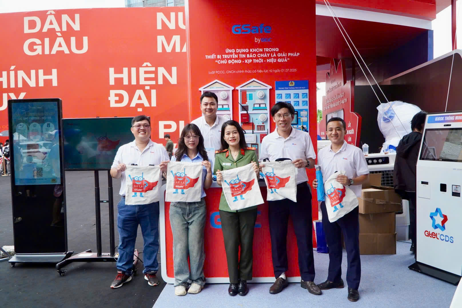 Trải nghiệm công nghệ của GTEL tại chương trình "Vinh quang công an nhân dân Việt Nam"- Ảnh 1.