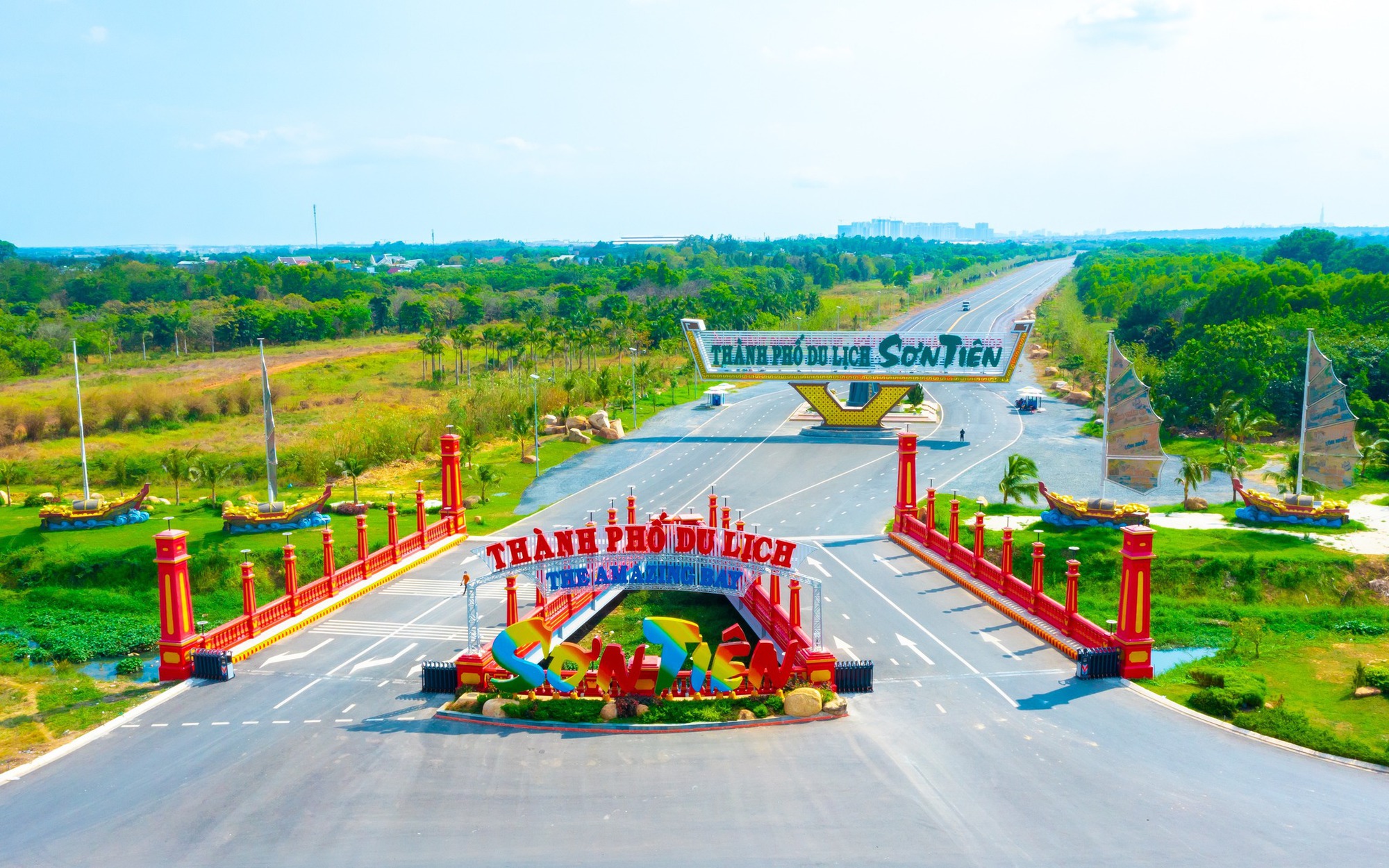 Công ty Sơn Tiên nói gì về vụ sập giàn giáo làm 2 người chết ở Đồng Nai?