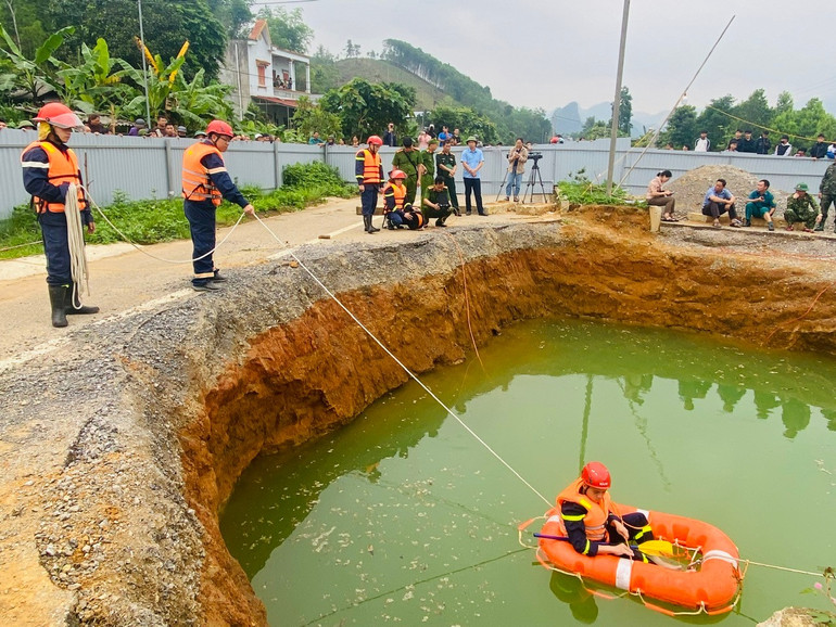 Liên tiếp xuất hiện "hố tử thần" ở Bắc Kạn, chuyên gia khuyến cáo gì?- Ảnh 1.