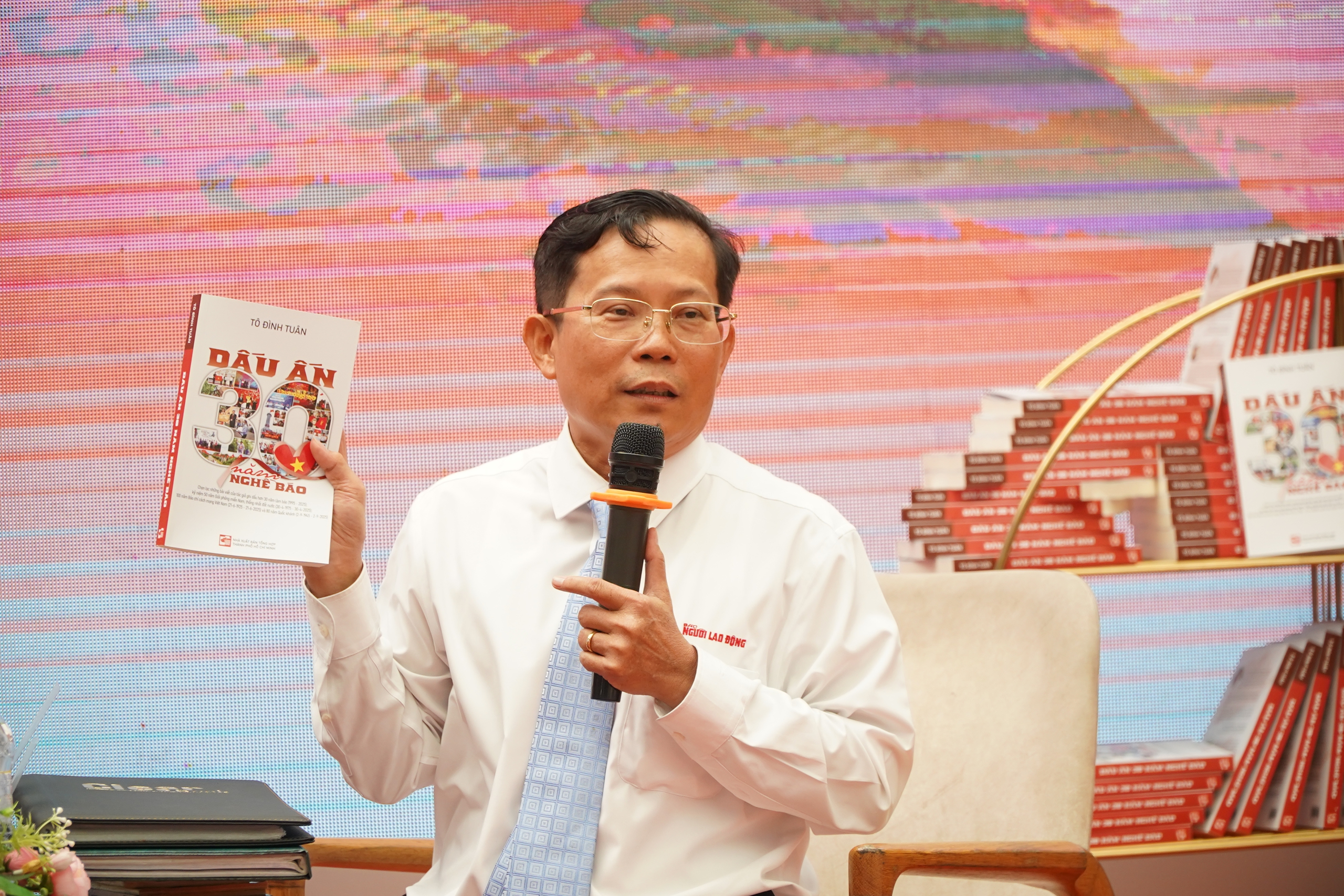 "Dấu ấn 30 năm nghề b&aacute;o" v&agrave; chuyện b&acirc;y giờ mới kể của Tổng Bi&ecirc;n tập T&ocirc; Đ&igrave;nh Tu&acirc;n- Ảnh 1.