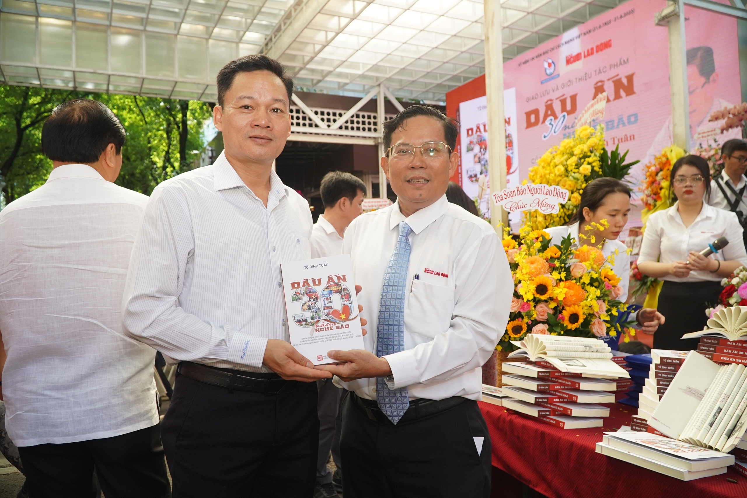 "Dấu ấn 30 năm nghề b&aacute;o" của Nh&agrave; b&aacute;o T&ocirc; Đ&igrave;nh Tu&acirc;n &ndash; chuyện l&agrave;m nghề của một nh&agrave; b&aacute;o tử tế - Ảnh 6.