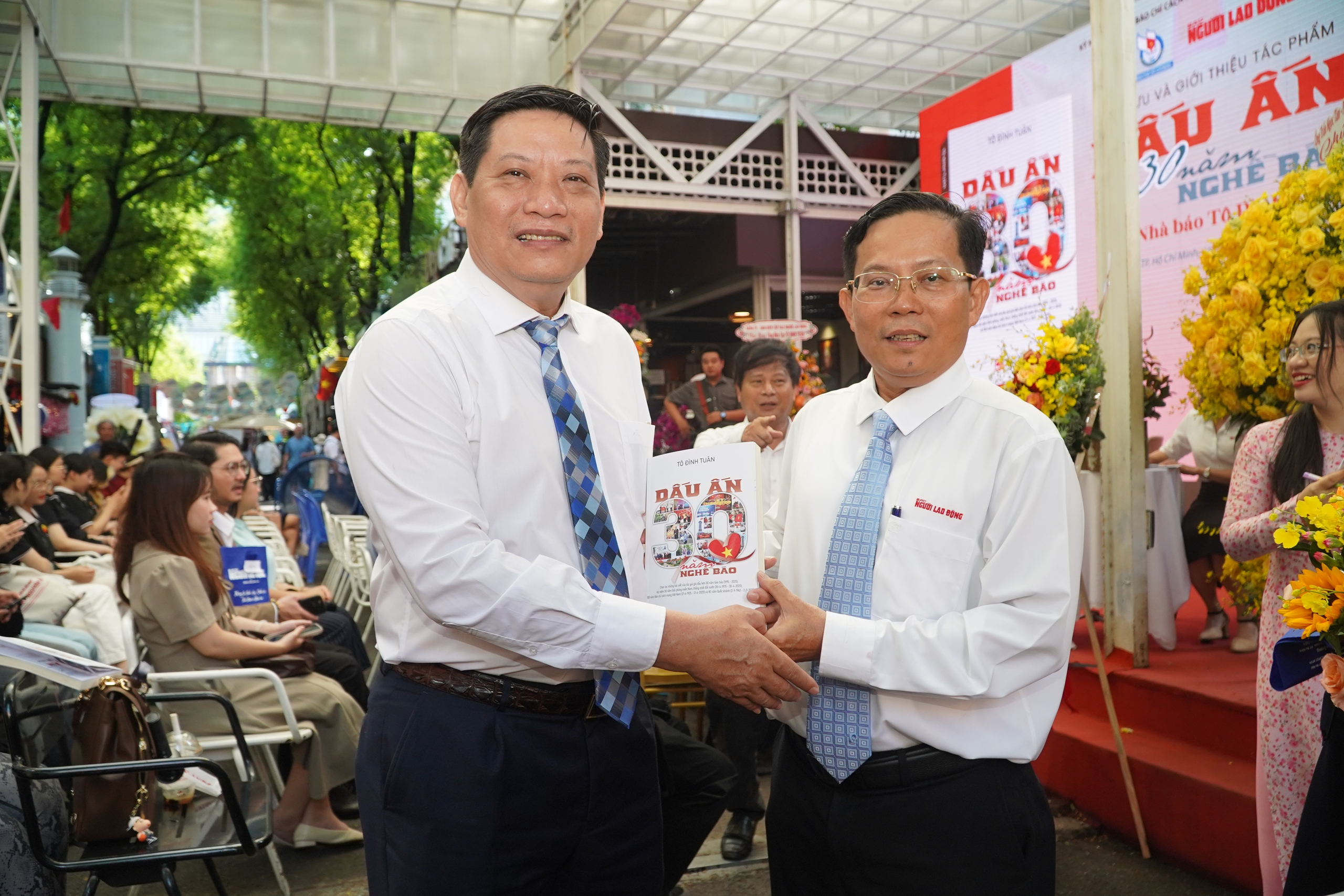"Dấu ấn 30 năm nghề b&aacute;o" của Nh&agrave; b&aacute;o T&ocirc; Đ&igrave;nh Tu&acirc;n &ndash; chuyện l&agrave;m nghề của một nh&agrave; b&aacute;o tử tế - Ảnh 8.
