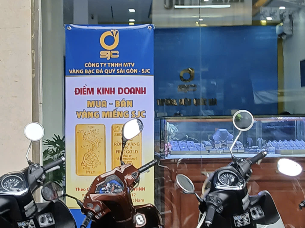 Gi&aacute; v&agrave;ng chiều 8-6 &ldquo;ổn định&rdquo;, ng&acirc;n h&agrave;ng đồng loạt cảnh b&aacute;o thủ đoạn lừa đảo tinh vi - Ảnh 3.