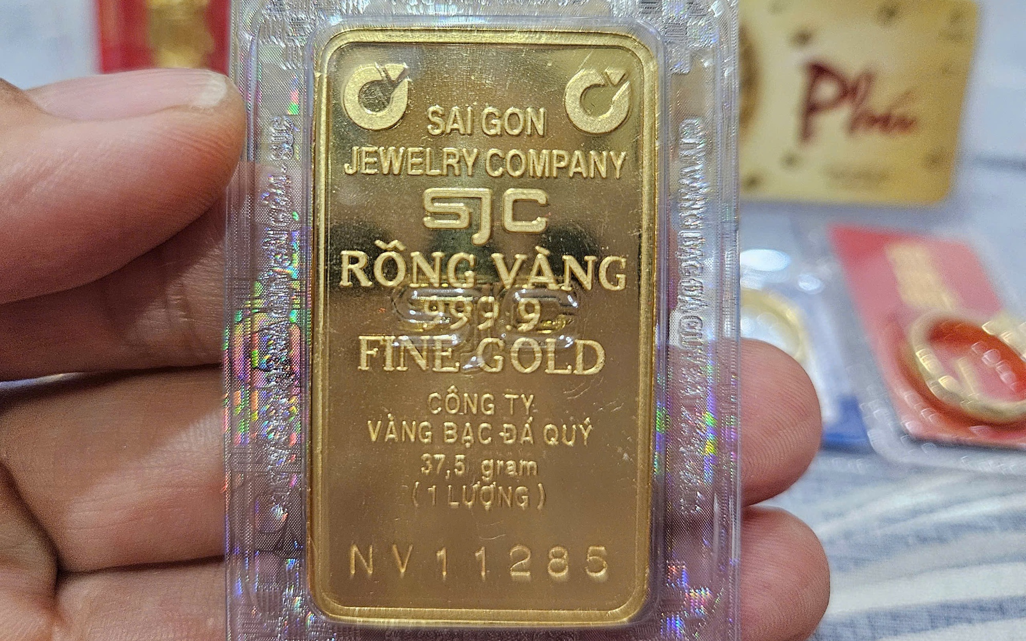 Giá vàng chiều 8-6 “ổn định”, ngân hàng đồng loạt cảnh báo thủ đoạn lừa đảo tinh vi 