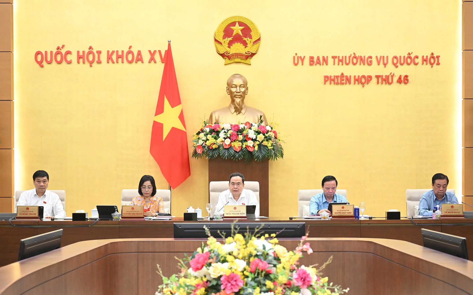 Không cấm dạy thêm, học thêm