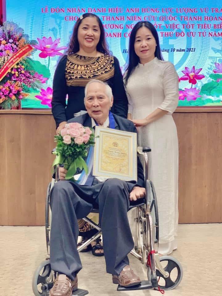 Văn nghệ sĩ tiếc thương Gi&aacute;o sư Ho&agrave;ng Chương qua đời - Ảnh 2.