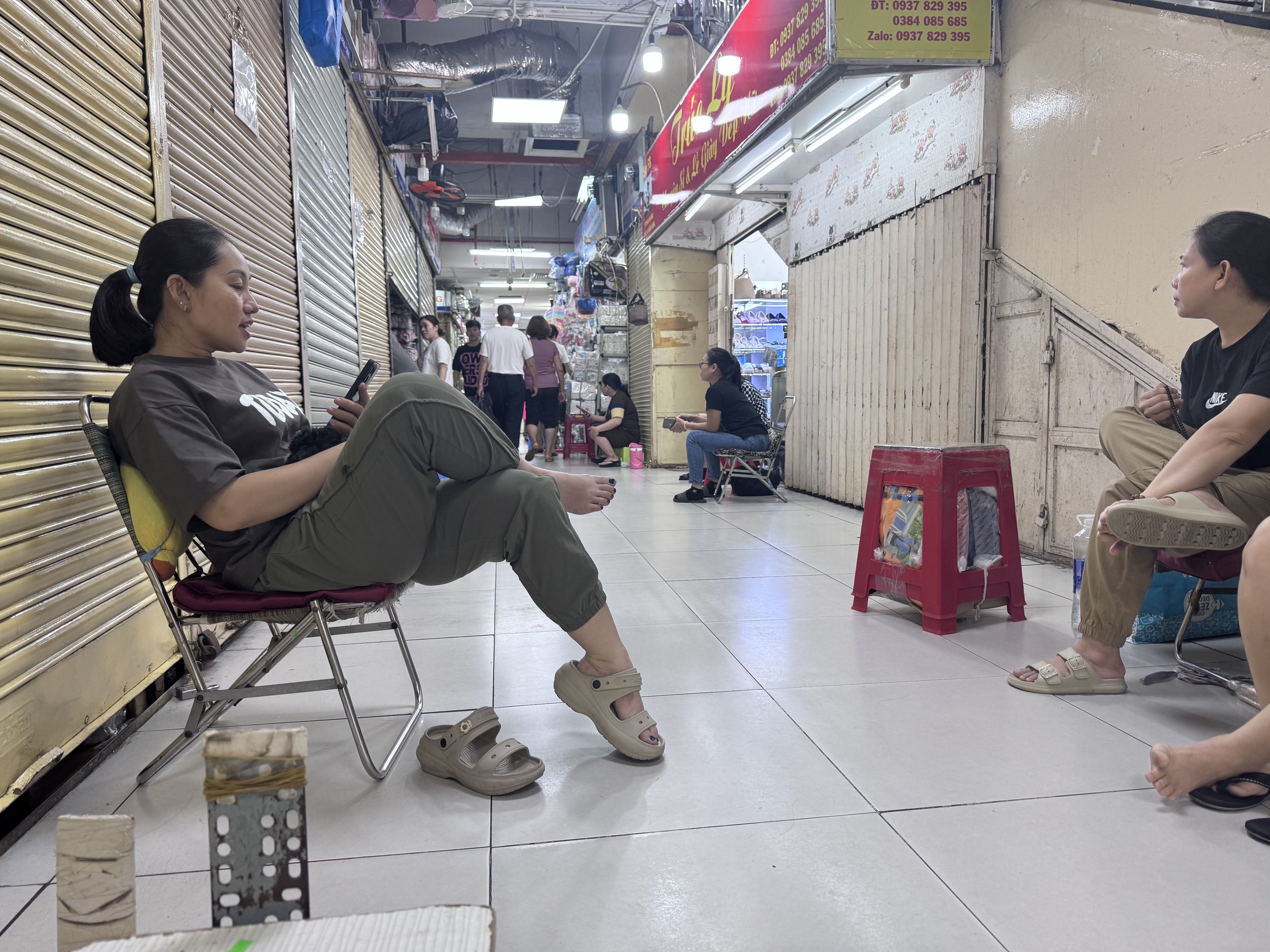 Hàng loạt sạp đóng cửa tại Trung tâm thương mại An Đông, Saigon Square- Ảnh 4.