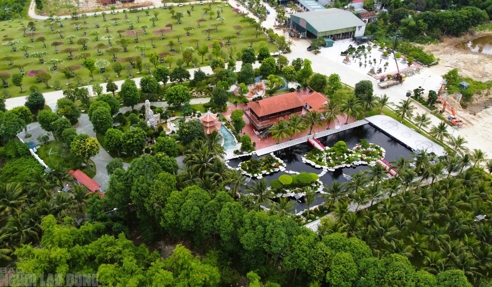 Khu biệt phủ cả ng&agrave;n m2 được cho của Tuấn "thần đ&egrave;n" x&acirc;y tr&ecirc;n đất thu&ecirc; l&agrave;m b&atilde;i tập kết c&aacute;t? - Ảnh 5.