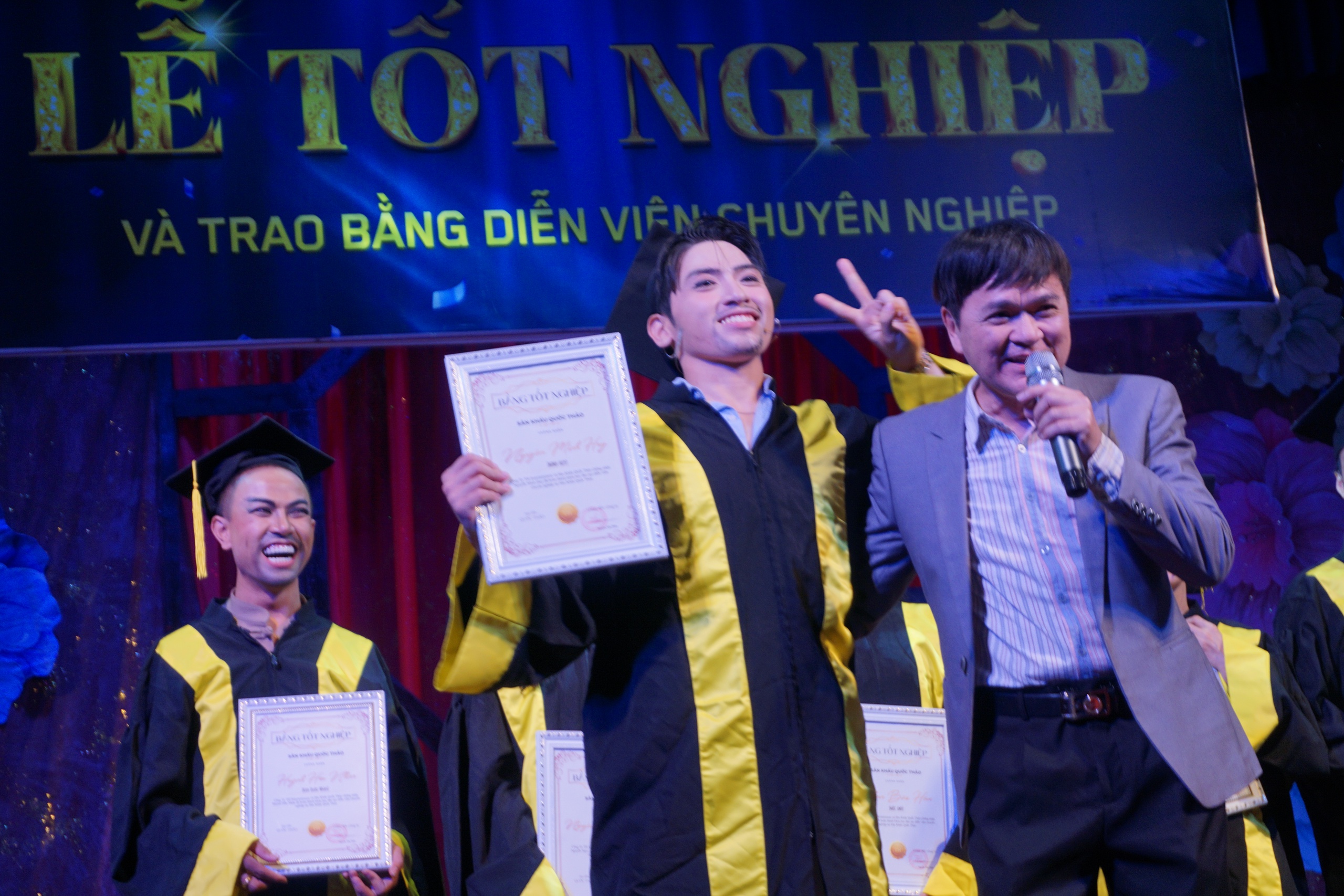 Đạo diễn Quốc Thảo trao cảm x&uacute;c mới cho học tr&ograve; với nhạc kịch "L&ocirc;i Vũ" - Ảnh 5.