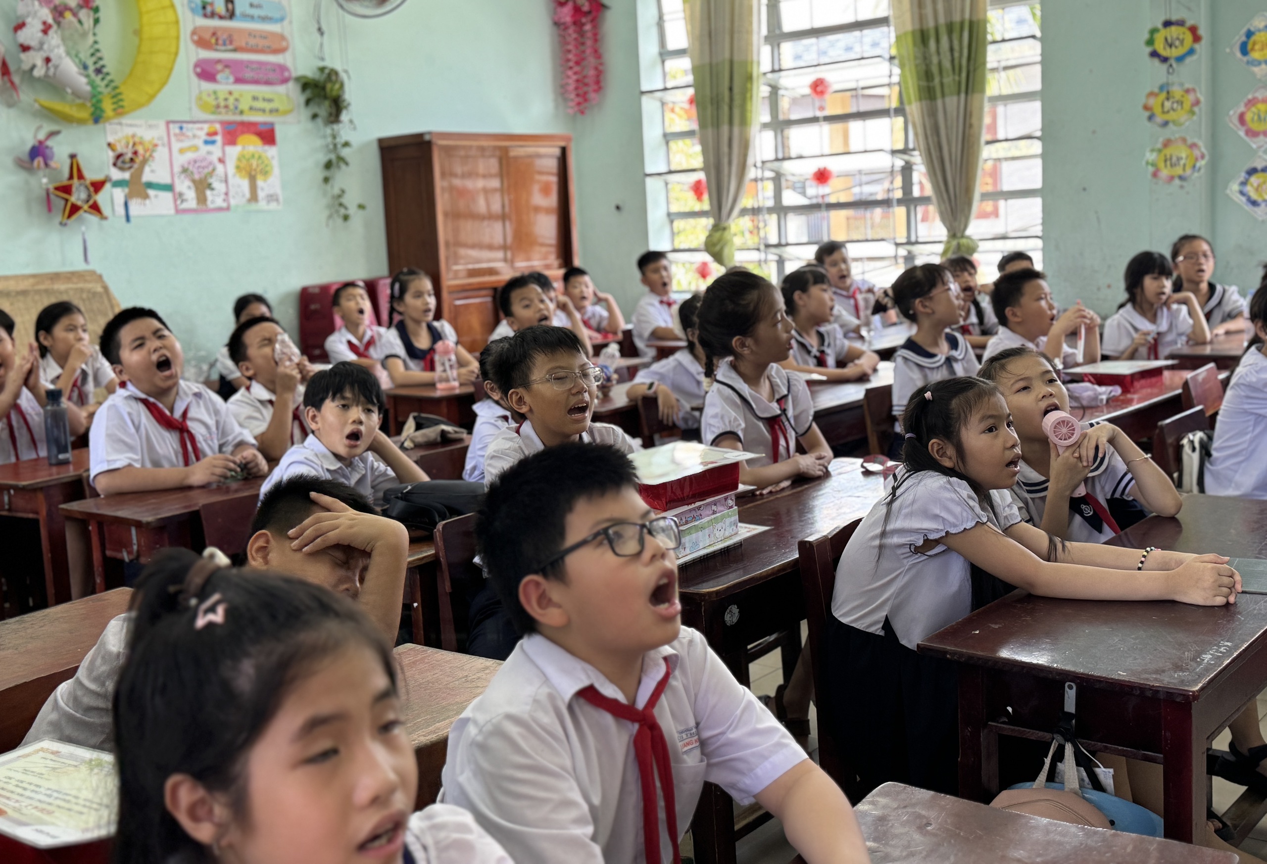 Đà Nẵng: Tuyệt đối không để xảy ra tình trạng từ chối tiếp nhận học sinh Quảng Nam - Ảnh 1.