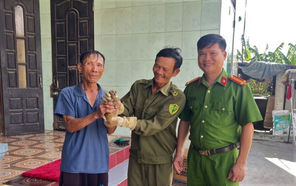 "Vị khách bí ẩn" bất ngờ ghé thăm nhà người đàn ông ở Quảng Bình- Ảnh 1.