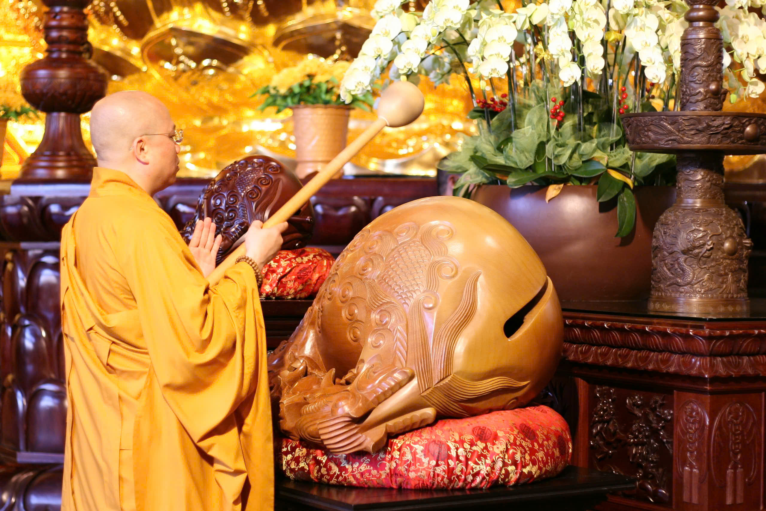 Ba hồi chu&ocirc;ng, trống B&aacute;t Nh&atilde; ng&acirc;n vang, nguyện cầu quốc th&aacute;i d&acirc;n an - Ảnh 4.