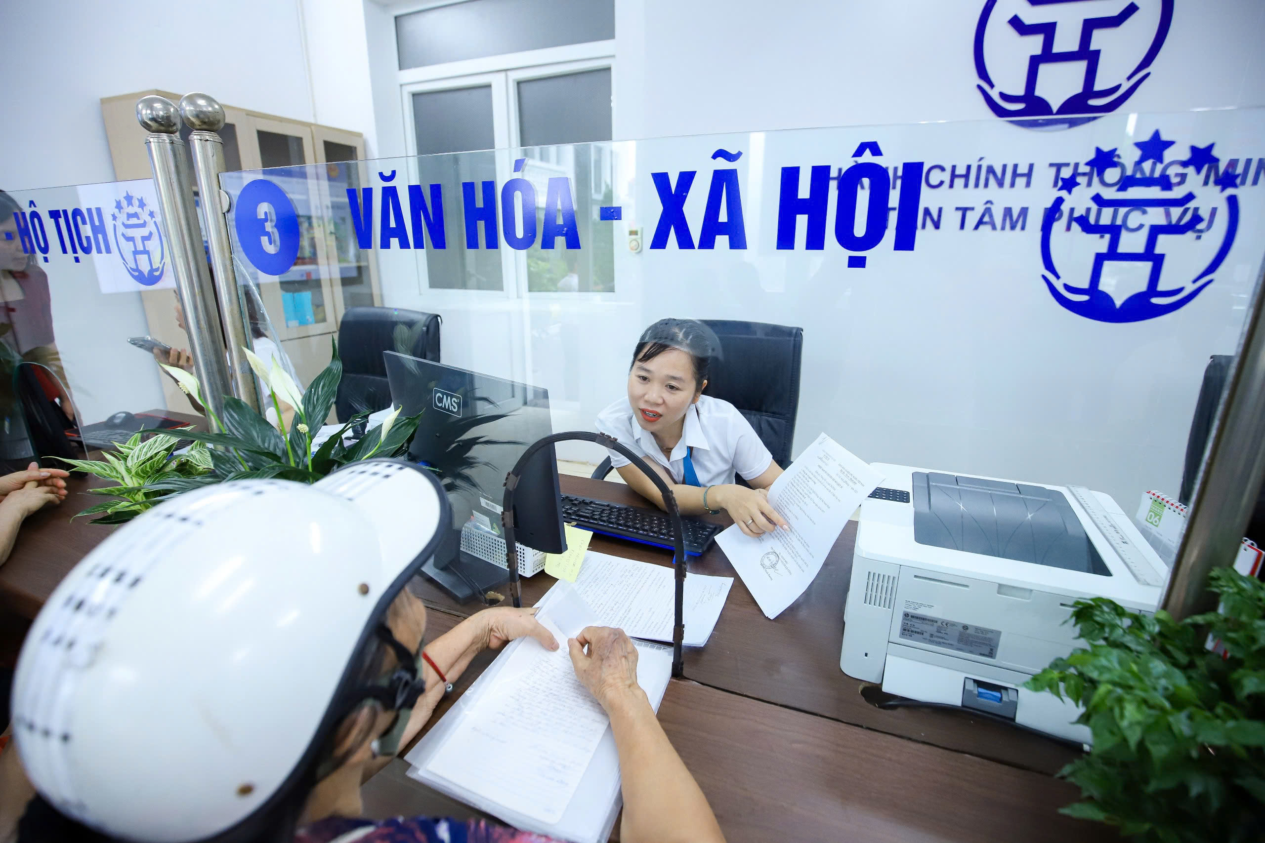Hình ảnh Hà Nội ngày đầu vận hành chính quyền địa phương hai cấp - Ảnh 4.